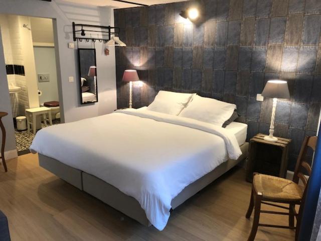 Double or Twin Room with Extra Bed photo 3