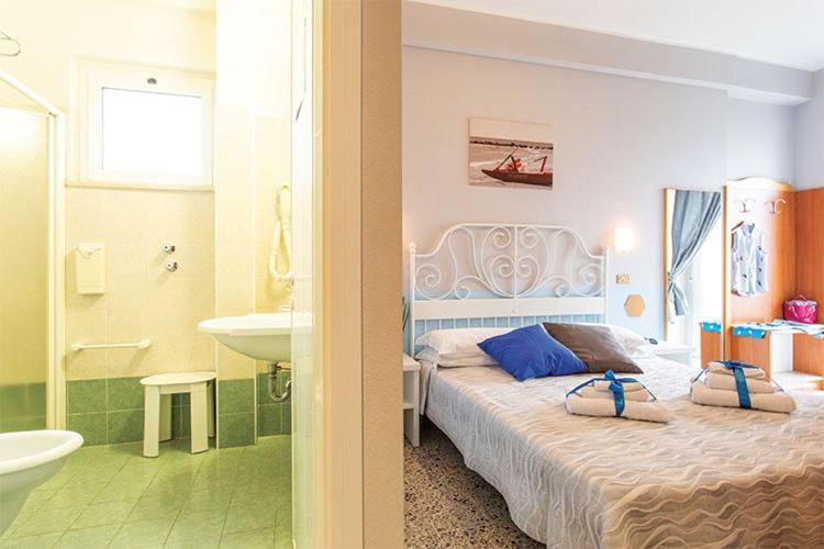 Small Double Room - Photo 1