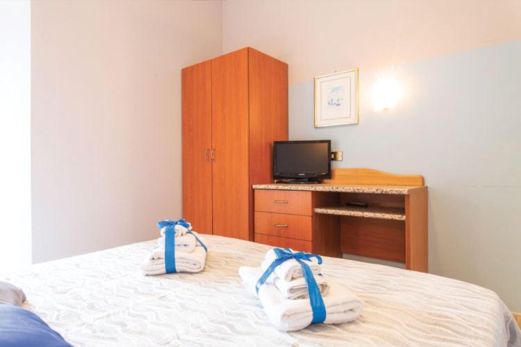 Small Double Room - Photo 10