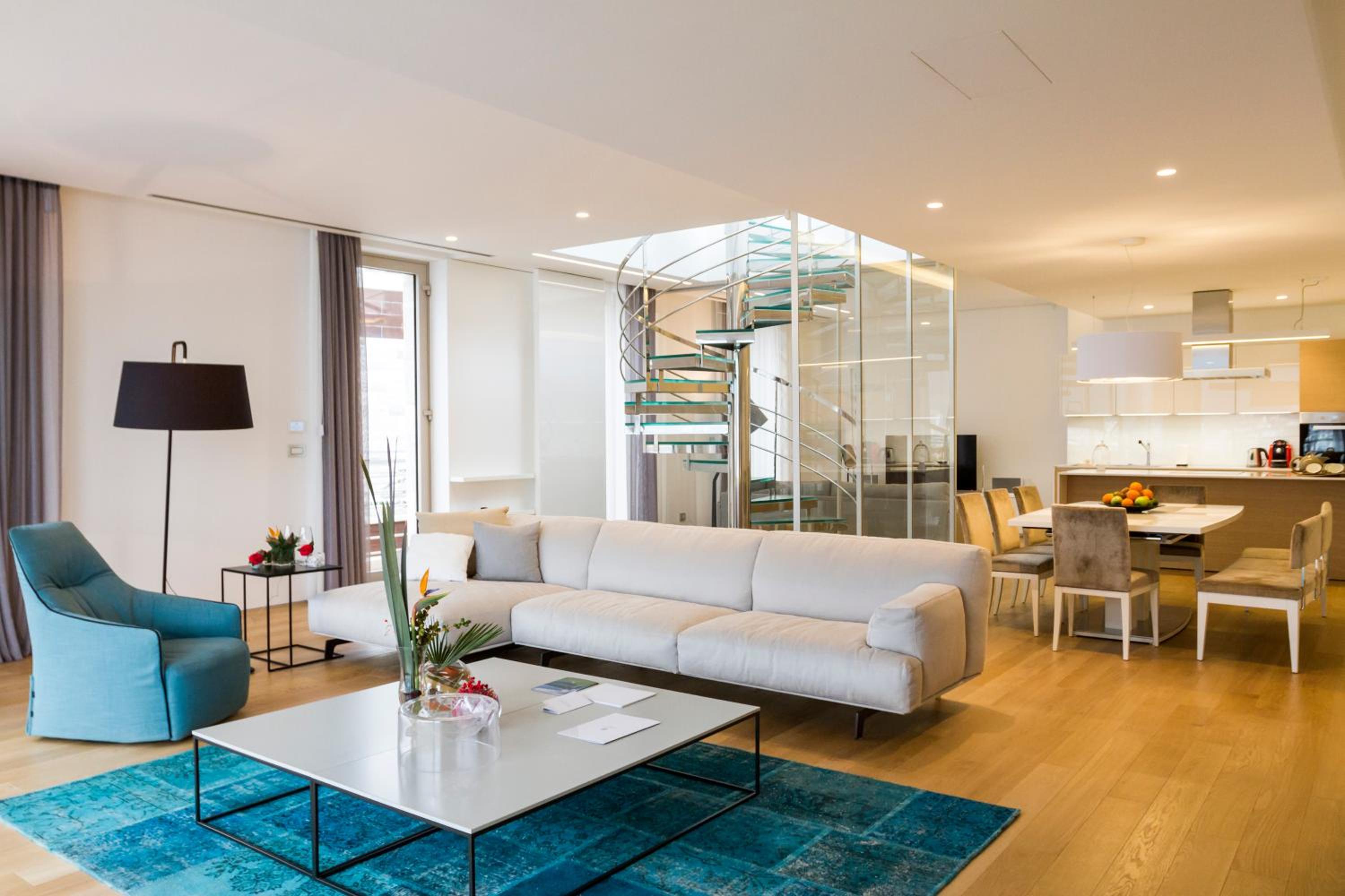 Penthouse Three-Bedroom Apartment with Sea View