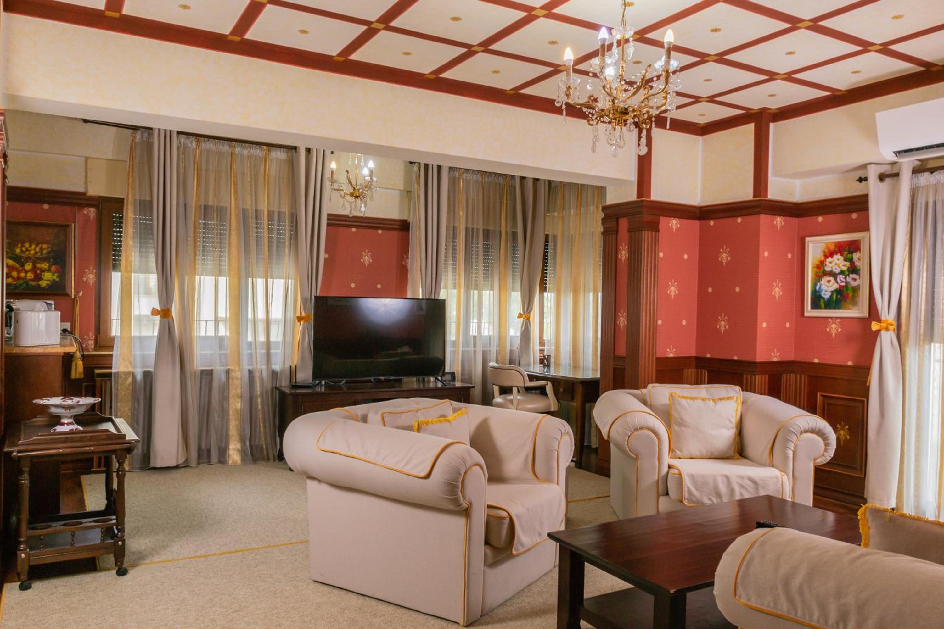 One-Bedroom Apartment - Photo 33