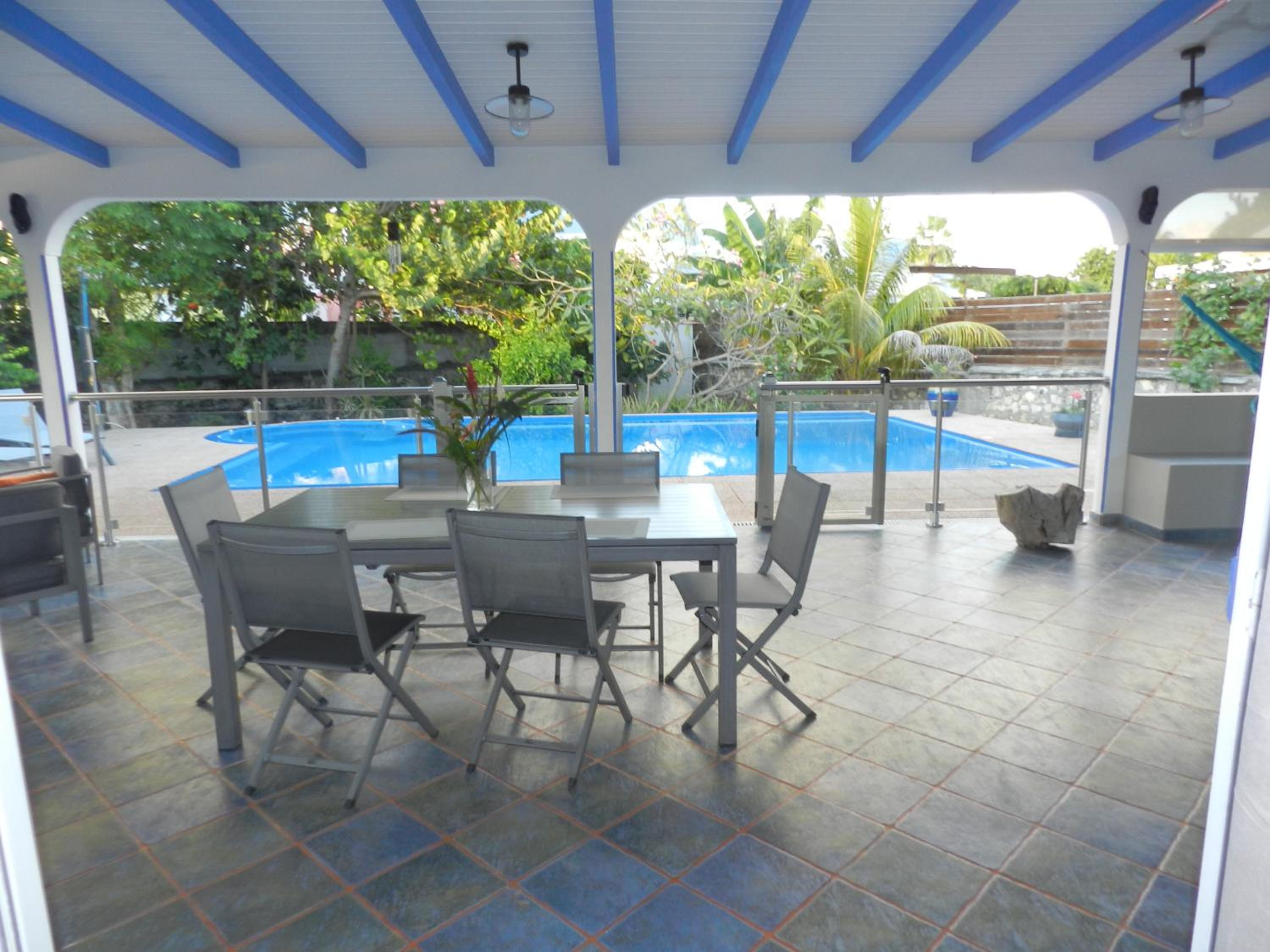 Three-Bedroom Villa photo 2