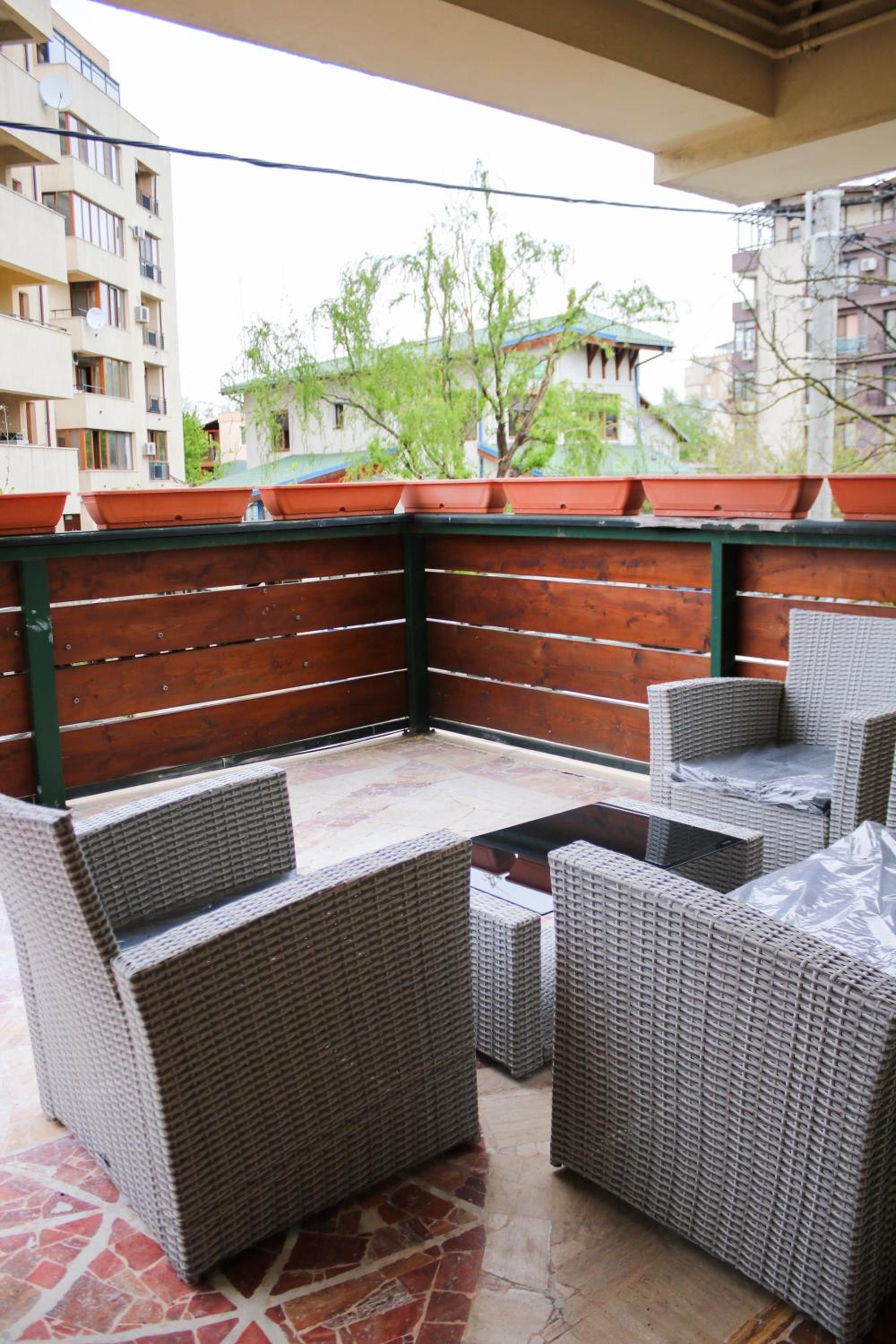 Apartment with Terrace - Photo 10