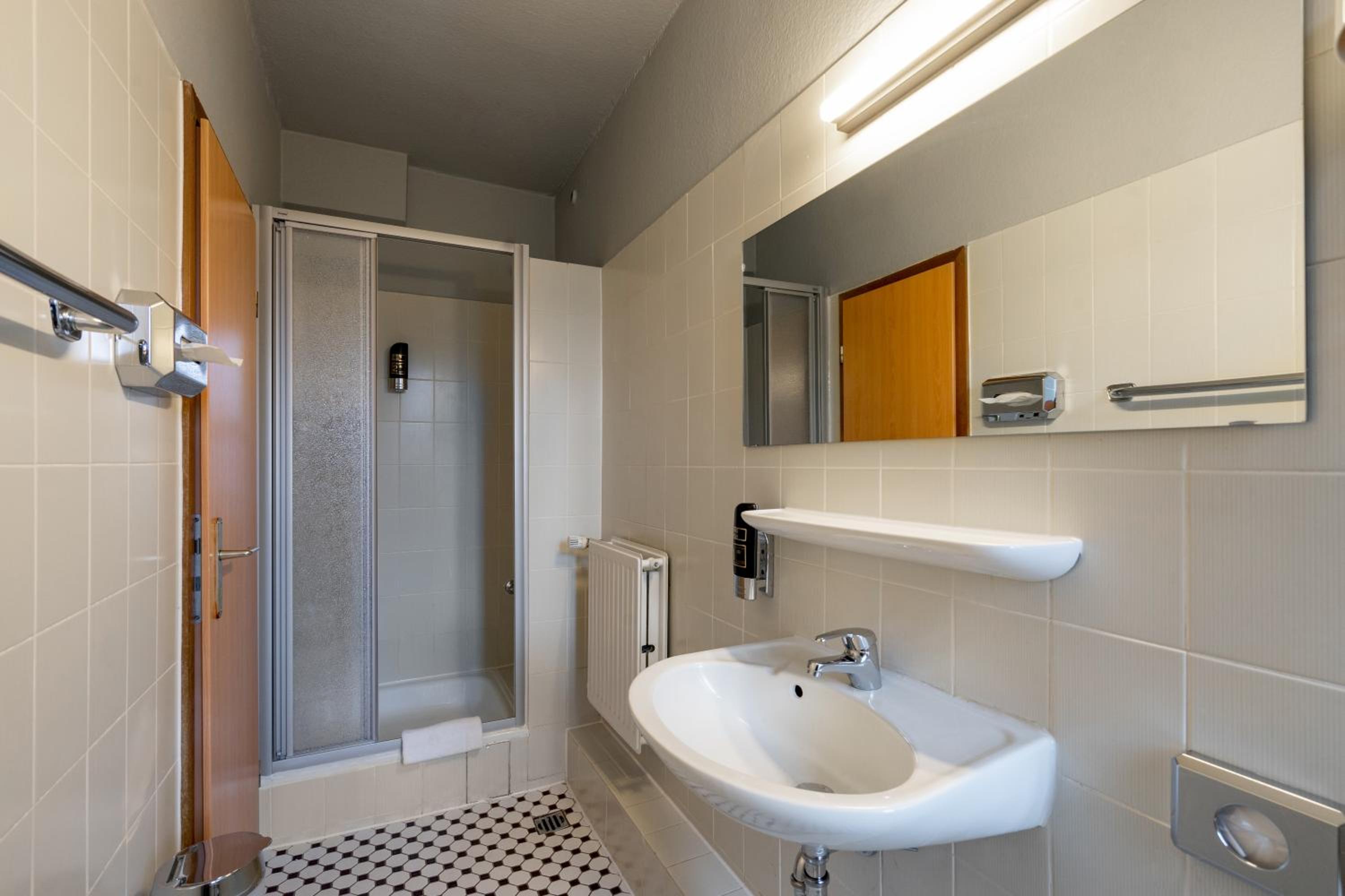 Twin Room - Photo 4