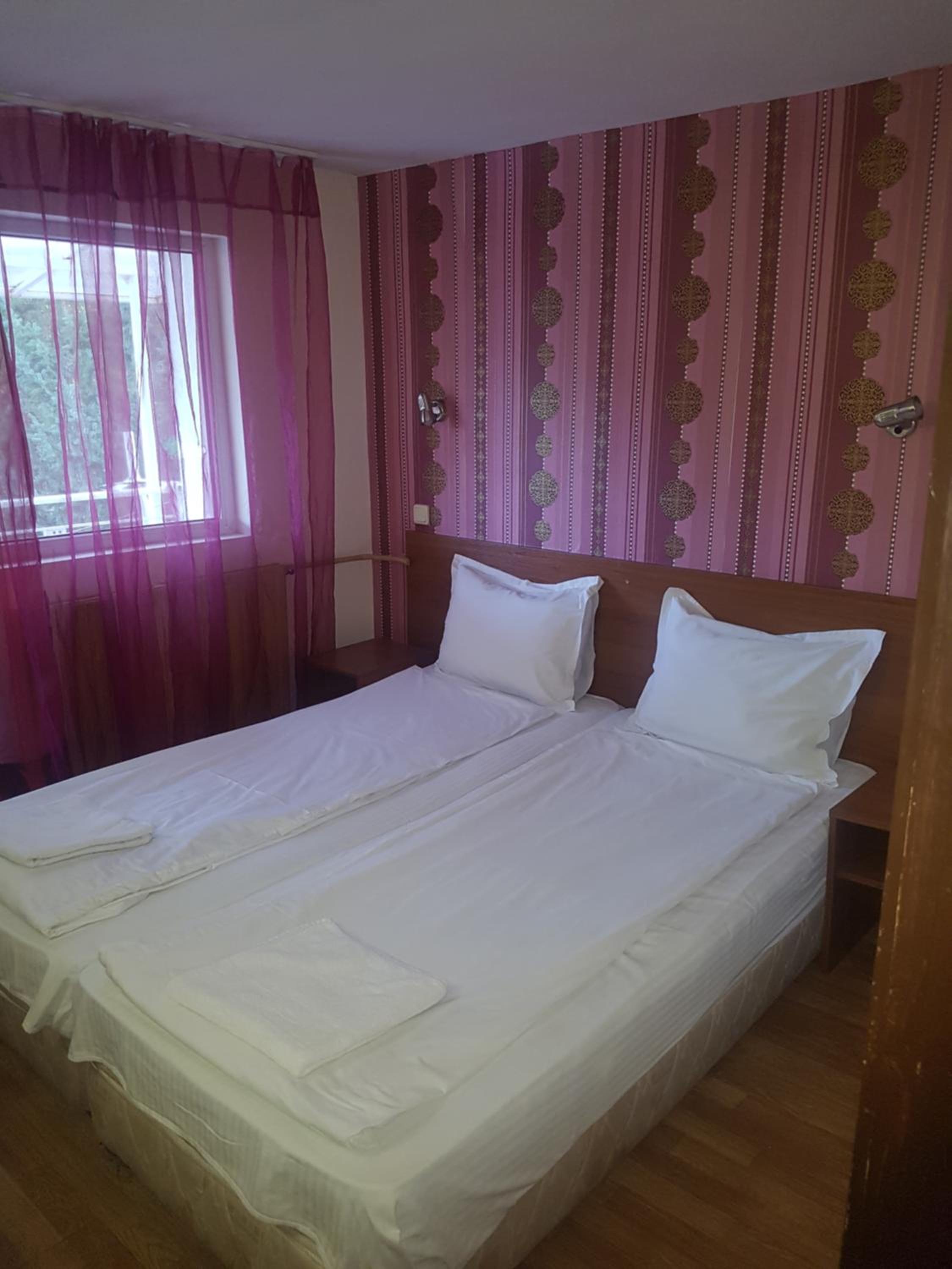 Double Room with Balcony - Photo 1