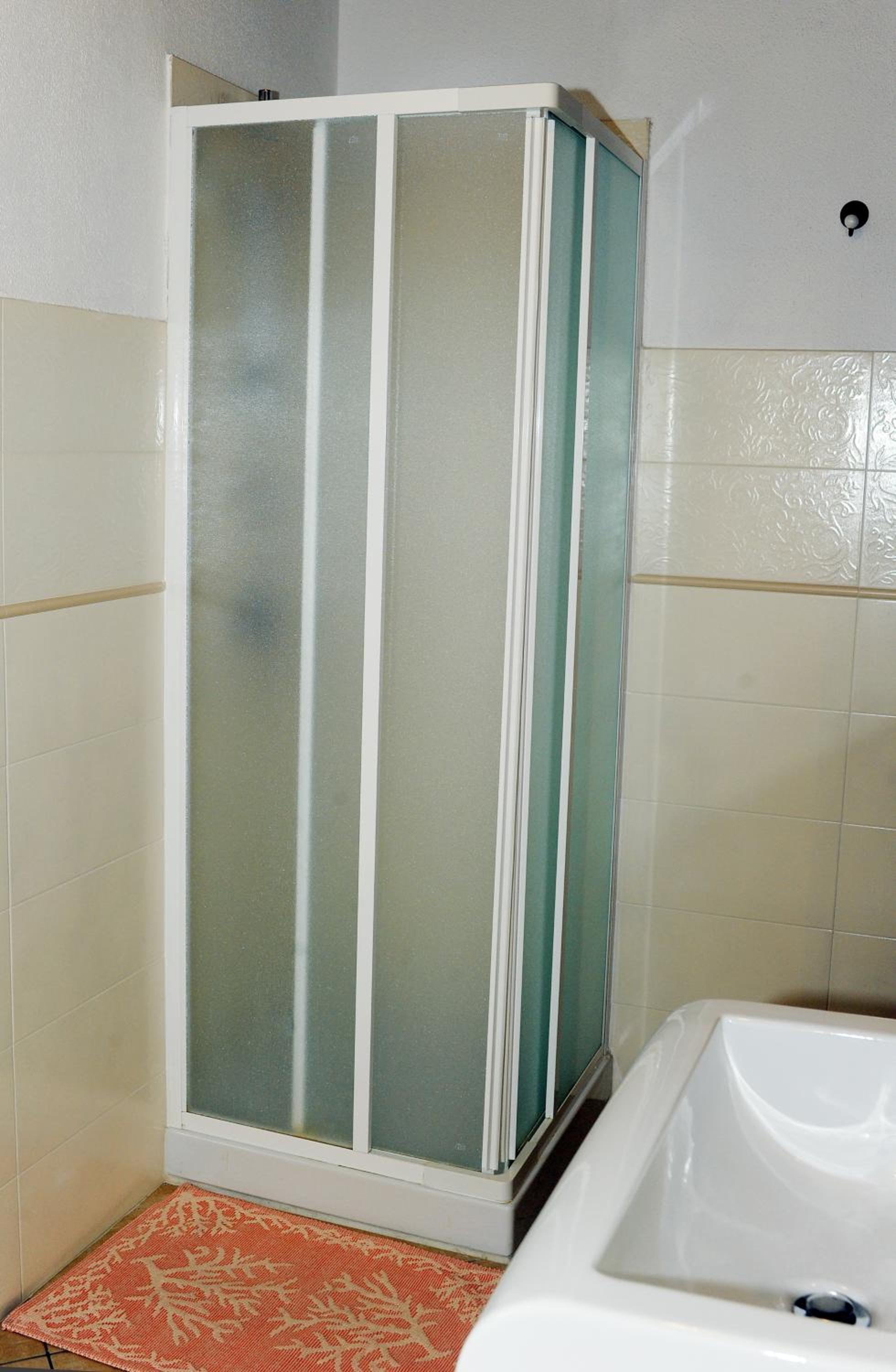 Large Double or Twin Room - Photo 5