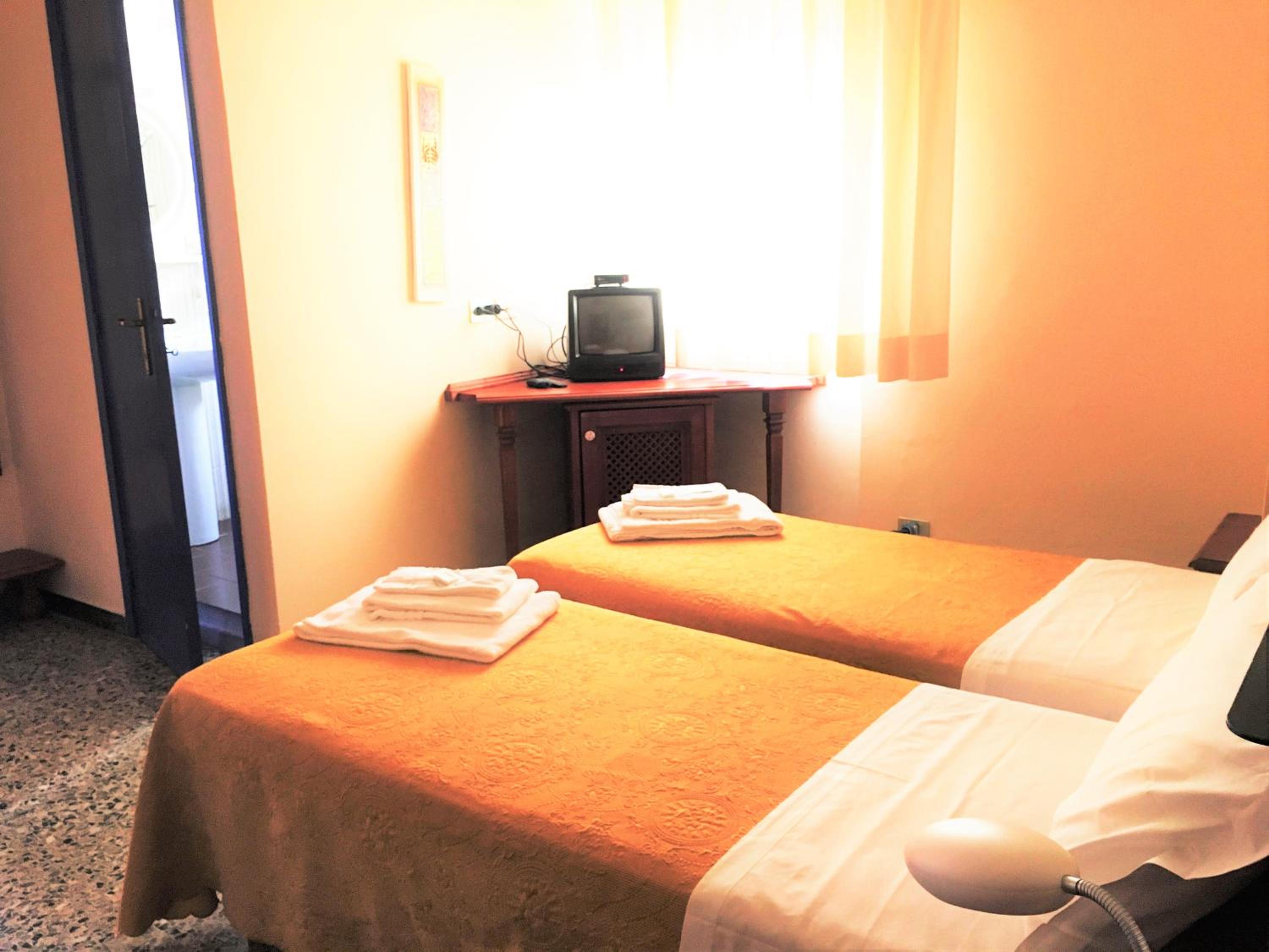Economy Triple Room