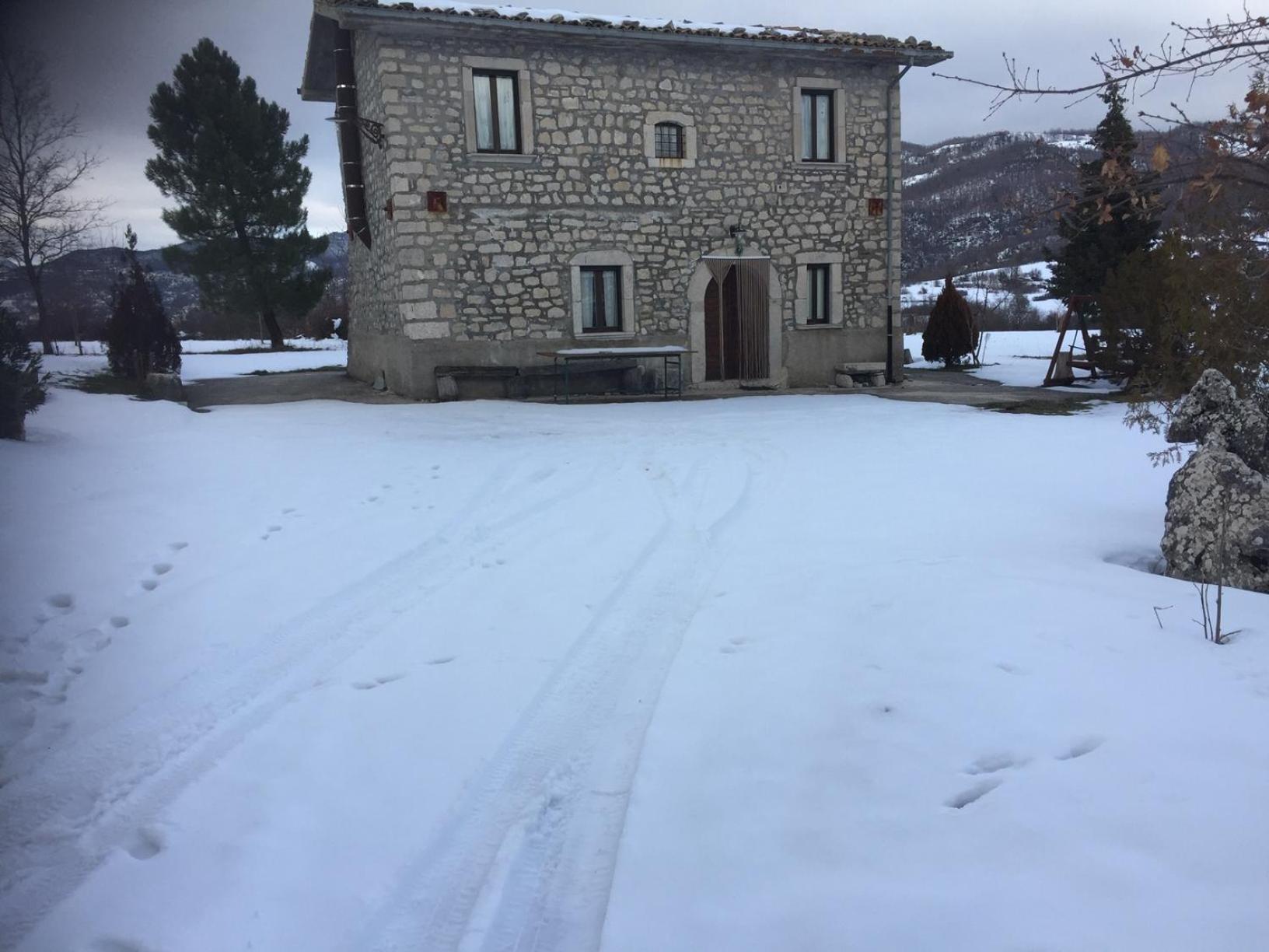 Villa photo 2