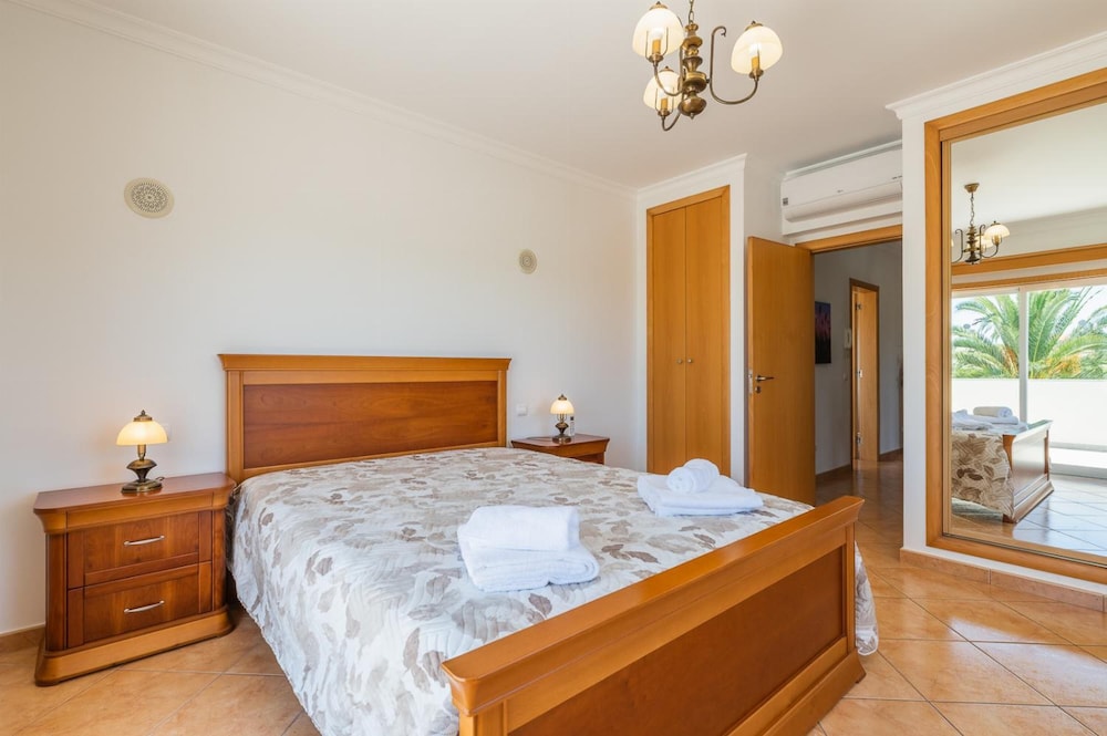 Villa photo 3