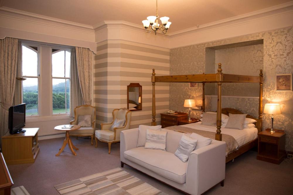 Double Room with Four Poster Bed