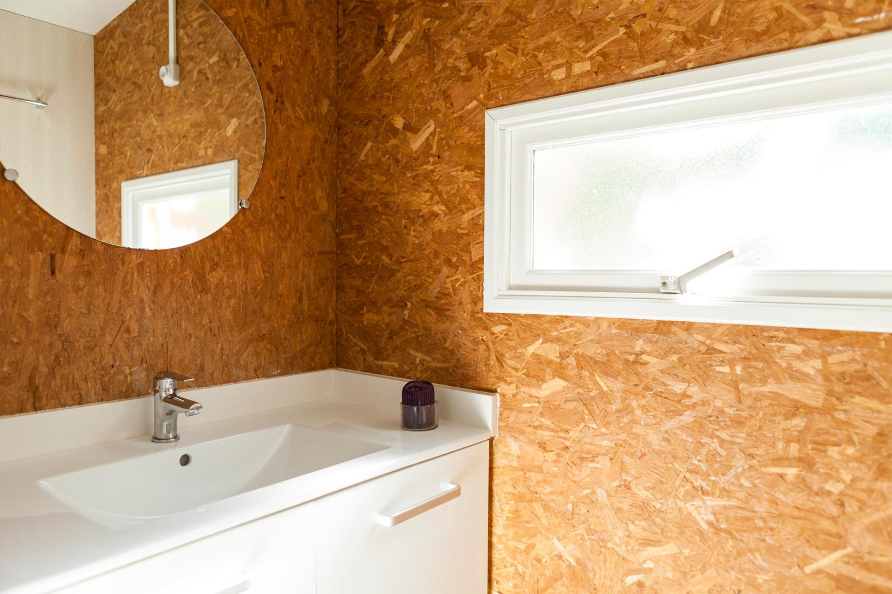 Two-Bedroom Bungalow without Air Conditioner photo 3