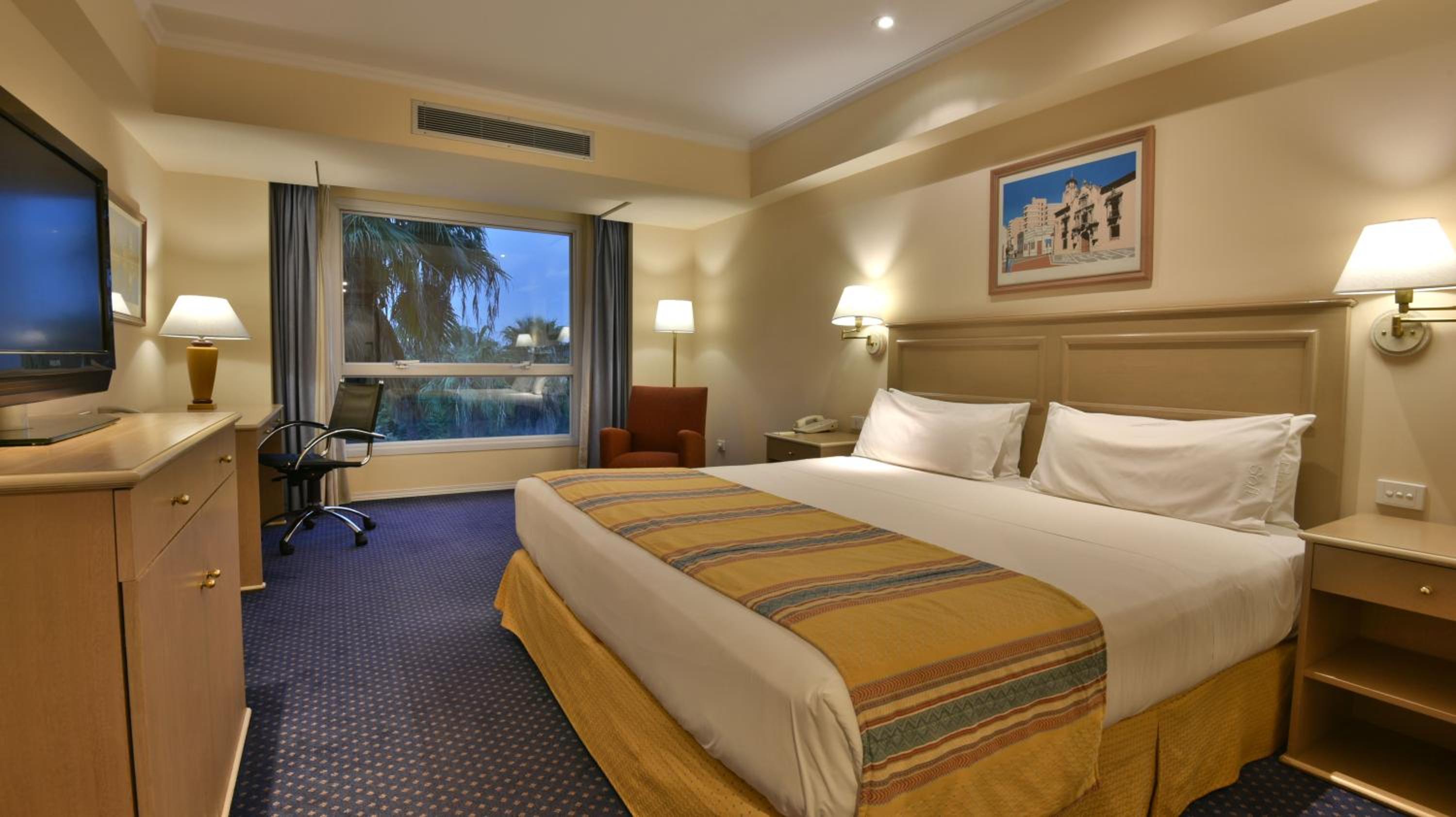 King Room with Mountain View