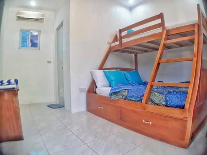 Double Room with Private Bathroom - Photo 2