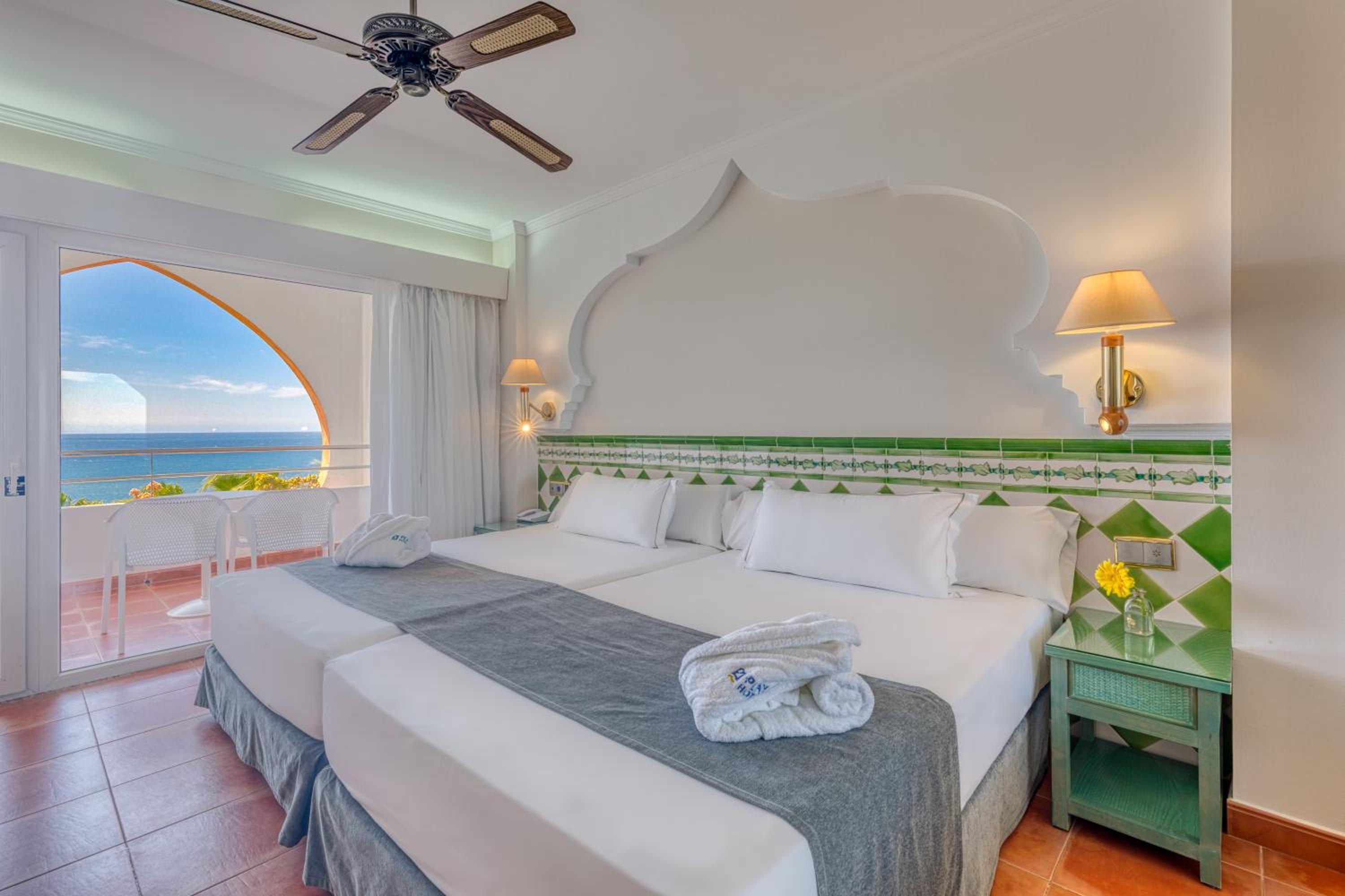 Habitación Doble Estándar con Vista al Mar