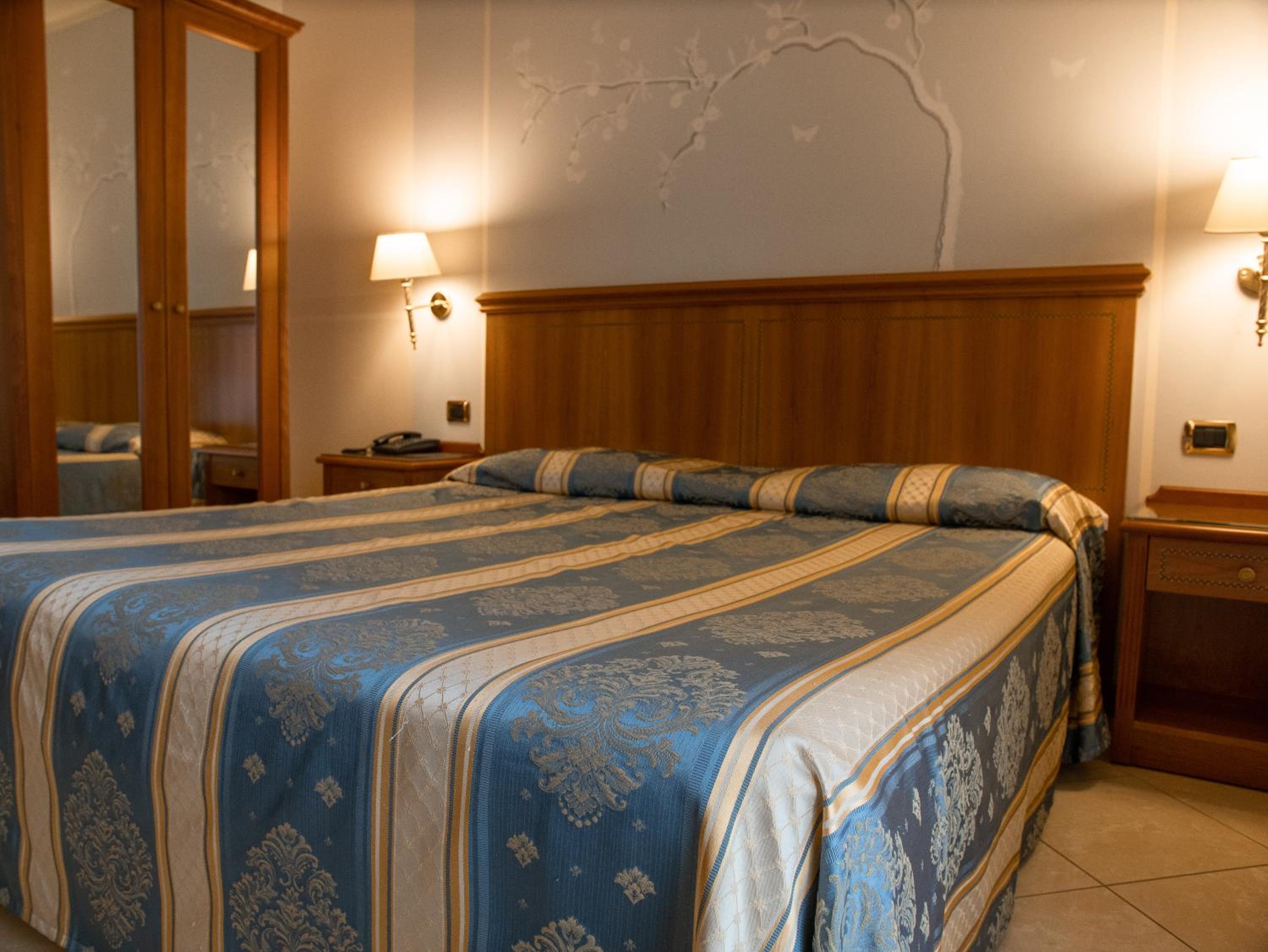 Double Room - Photo 3