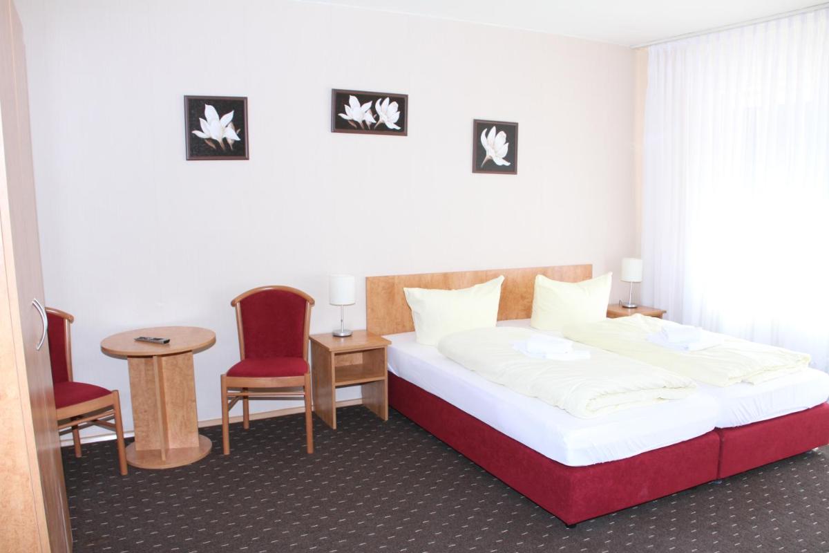 Double or Twin Room - Annex (300 meter) photo 3