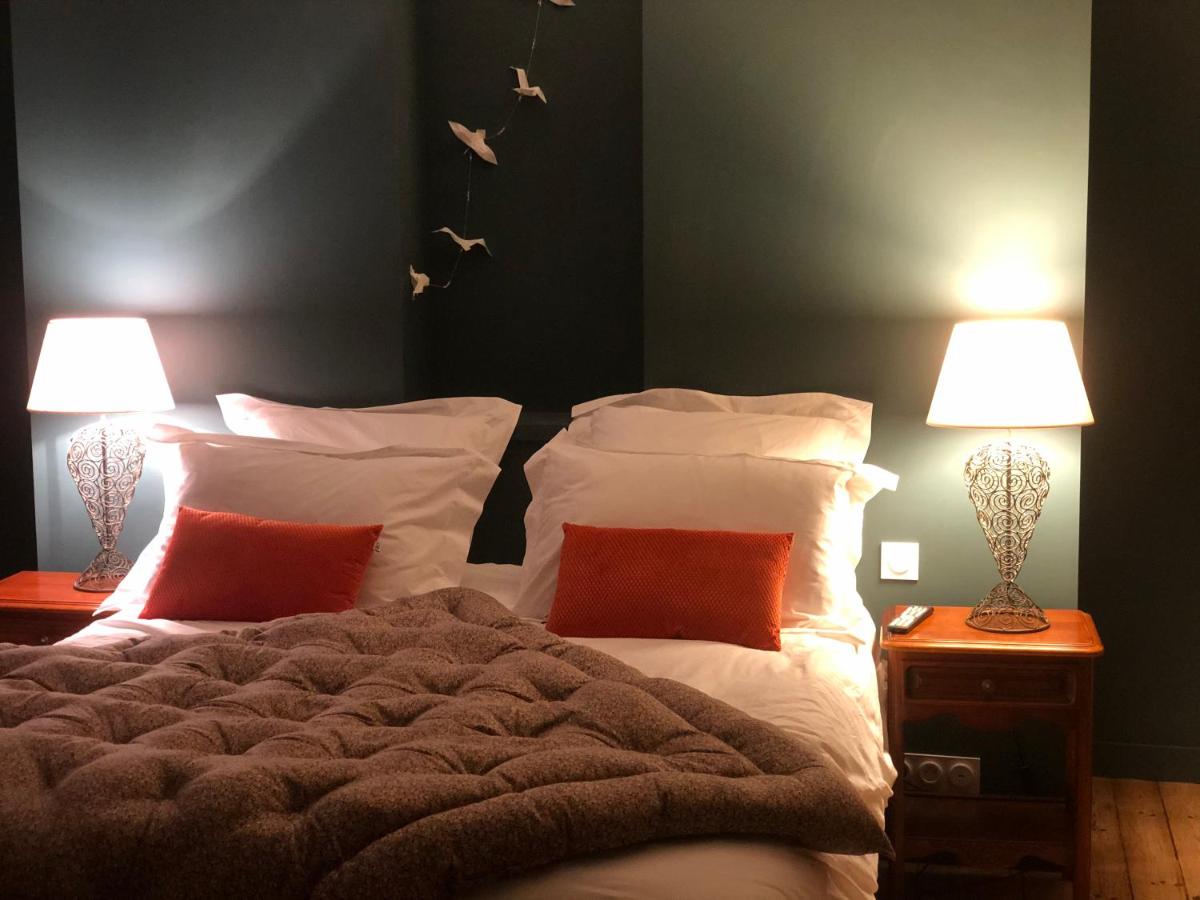 Deluxe Double Room (2 Adults + 1 Child) photo 3