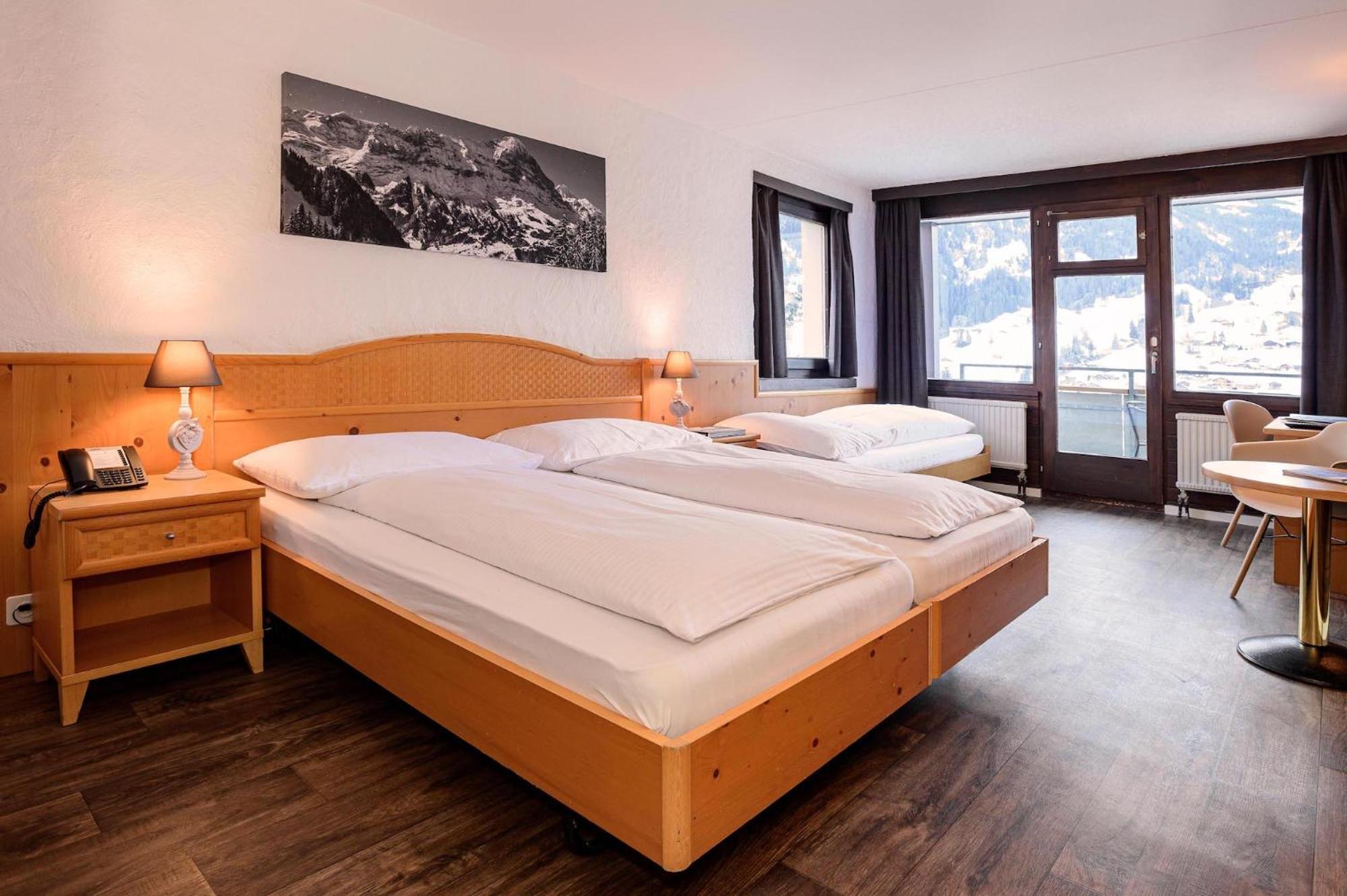 Triple Room with Balcony and Eiger View