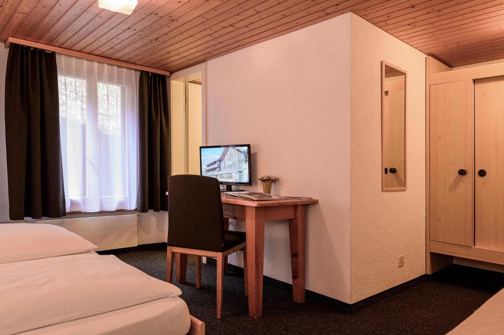 Triple Room with Private Bathroom (no view) photo 3