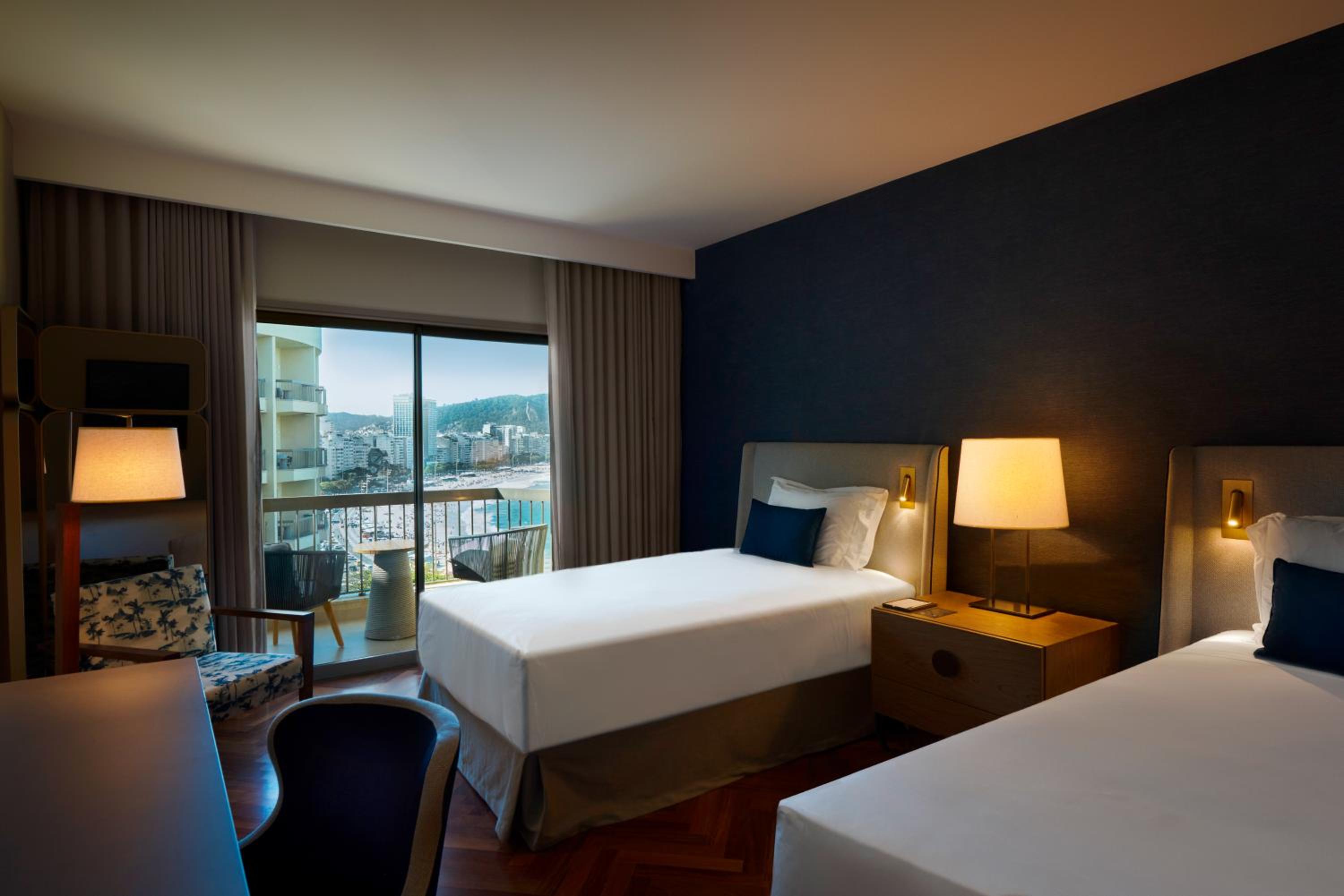 Deluxe Twin Room with Ocean View thumbnail 6