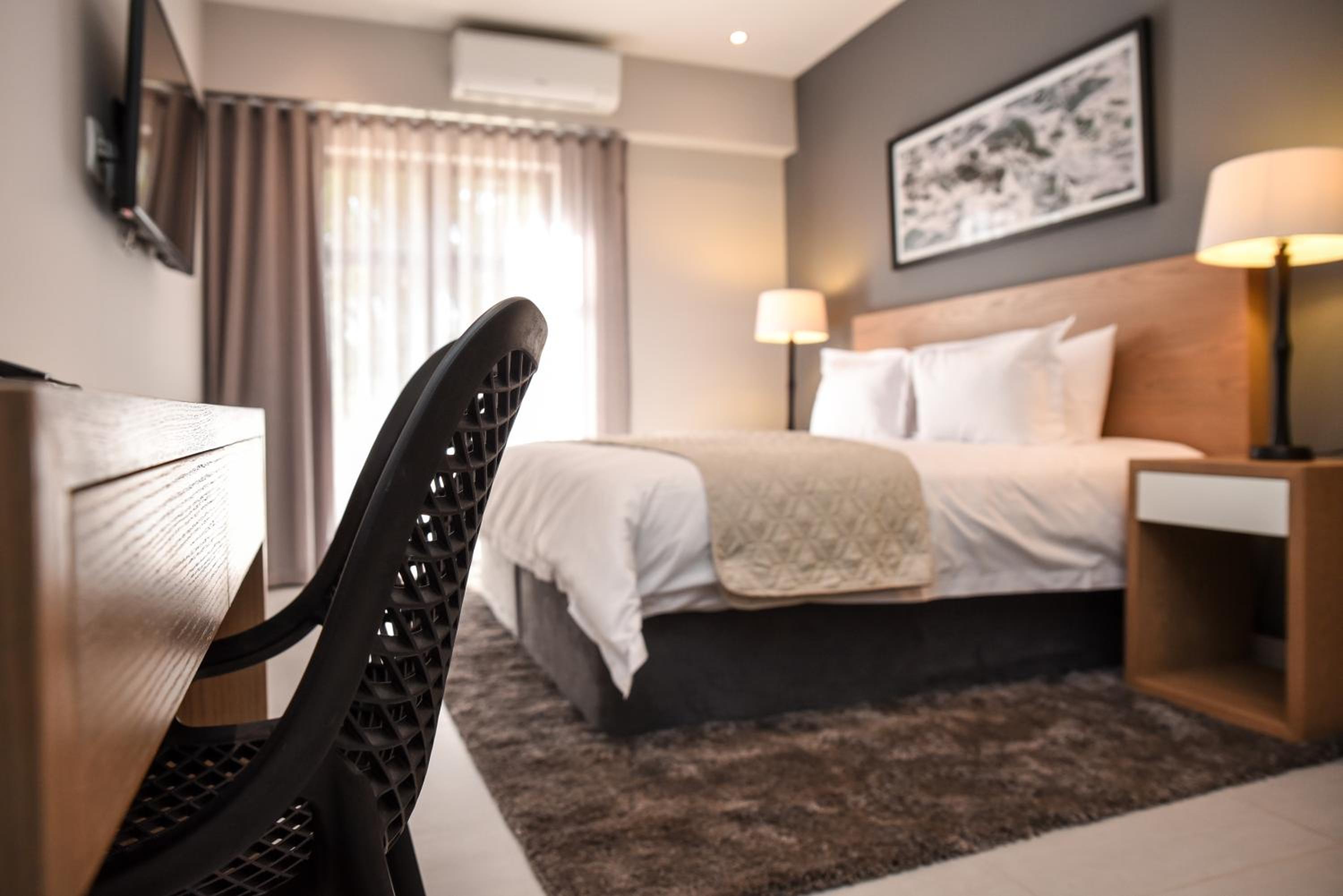 Hotel Room photo 2