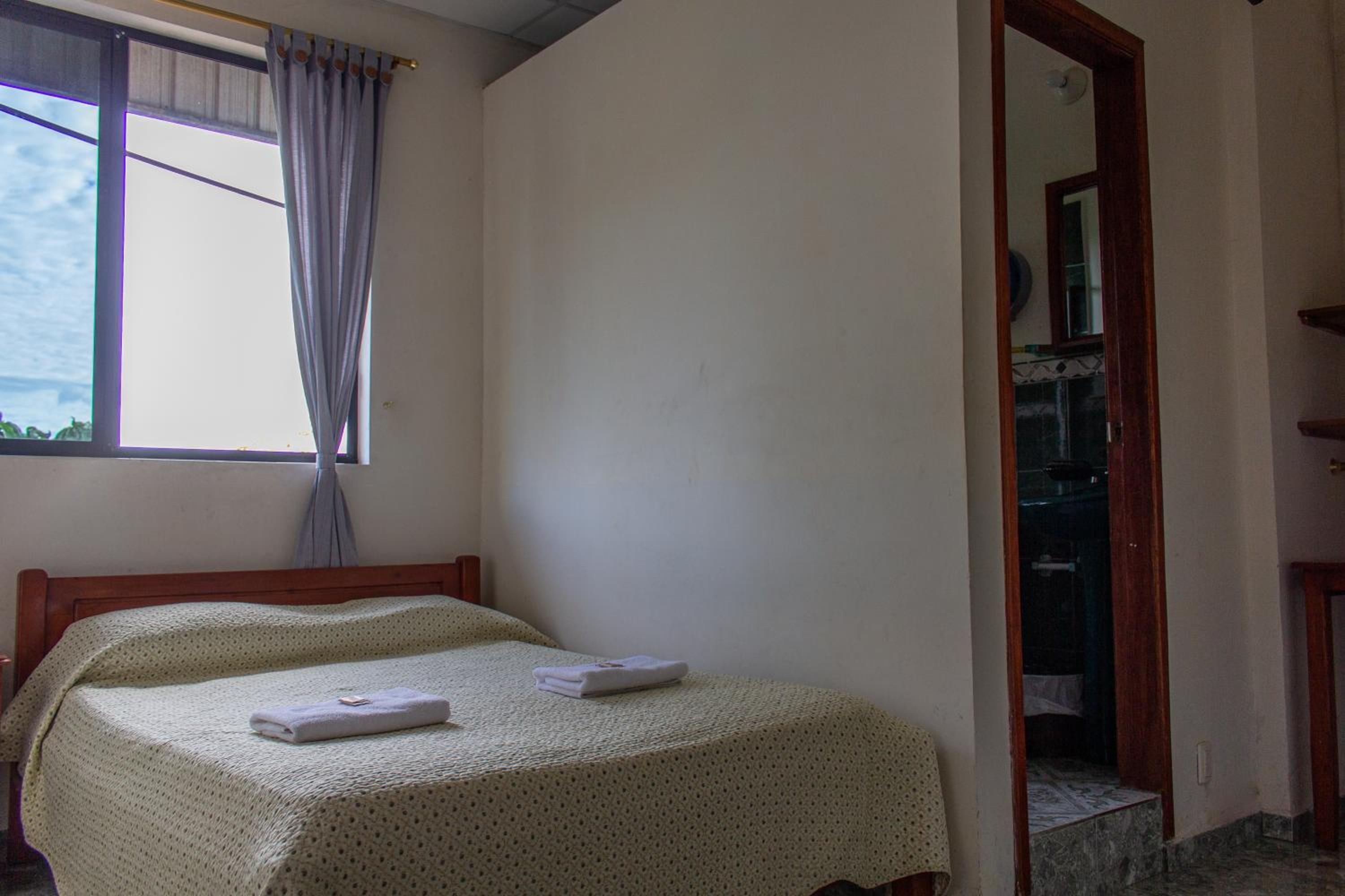 Single Room with Private Bathroom photo 1