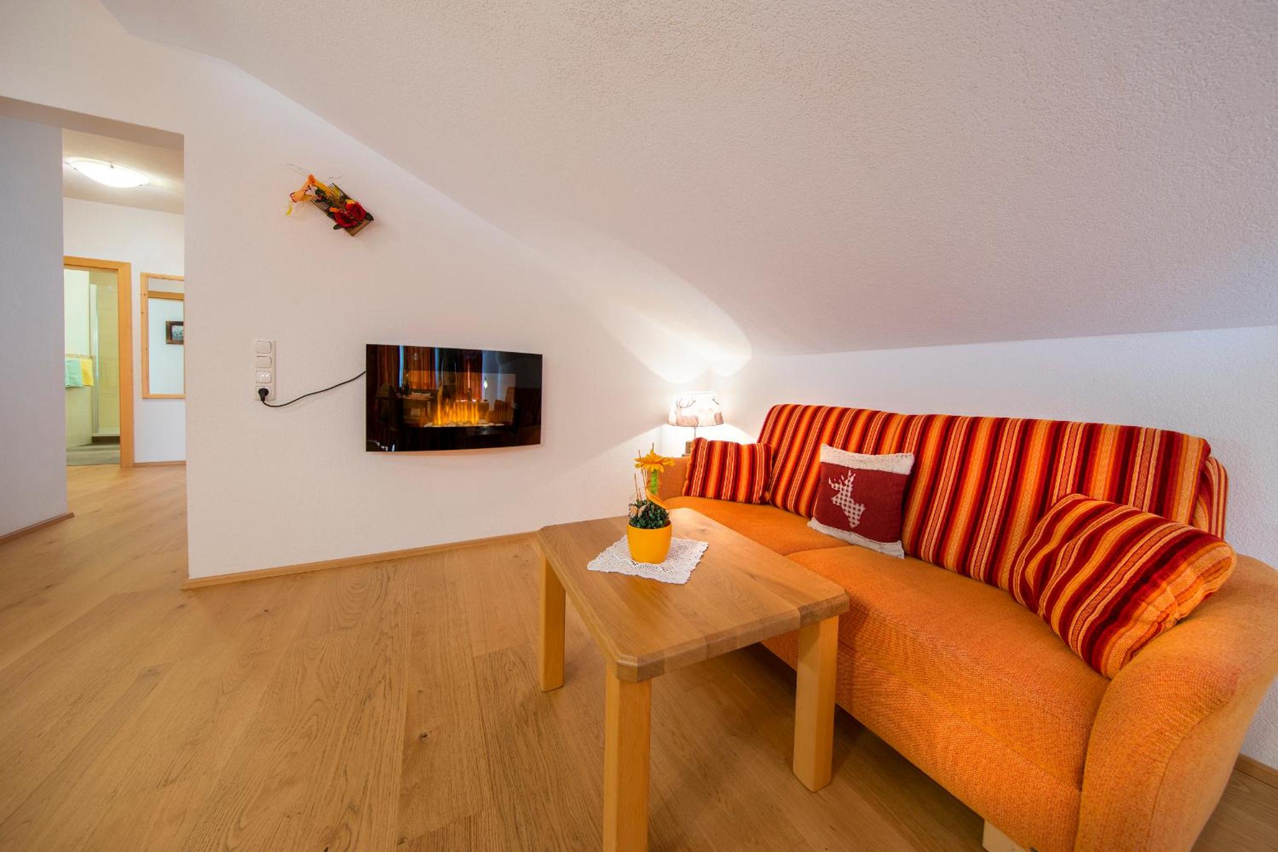 Two-Bedroom Apartment - Photo 2
