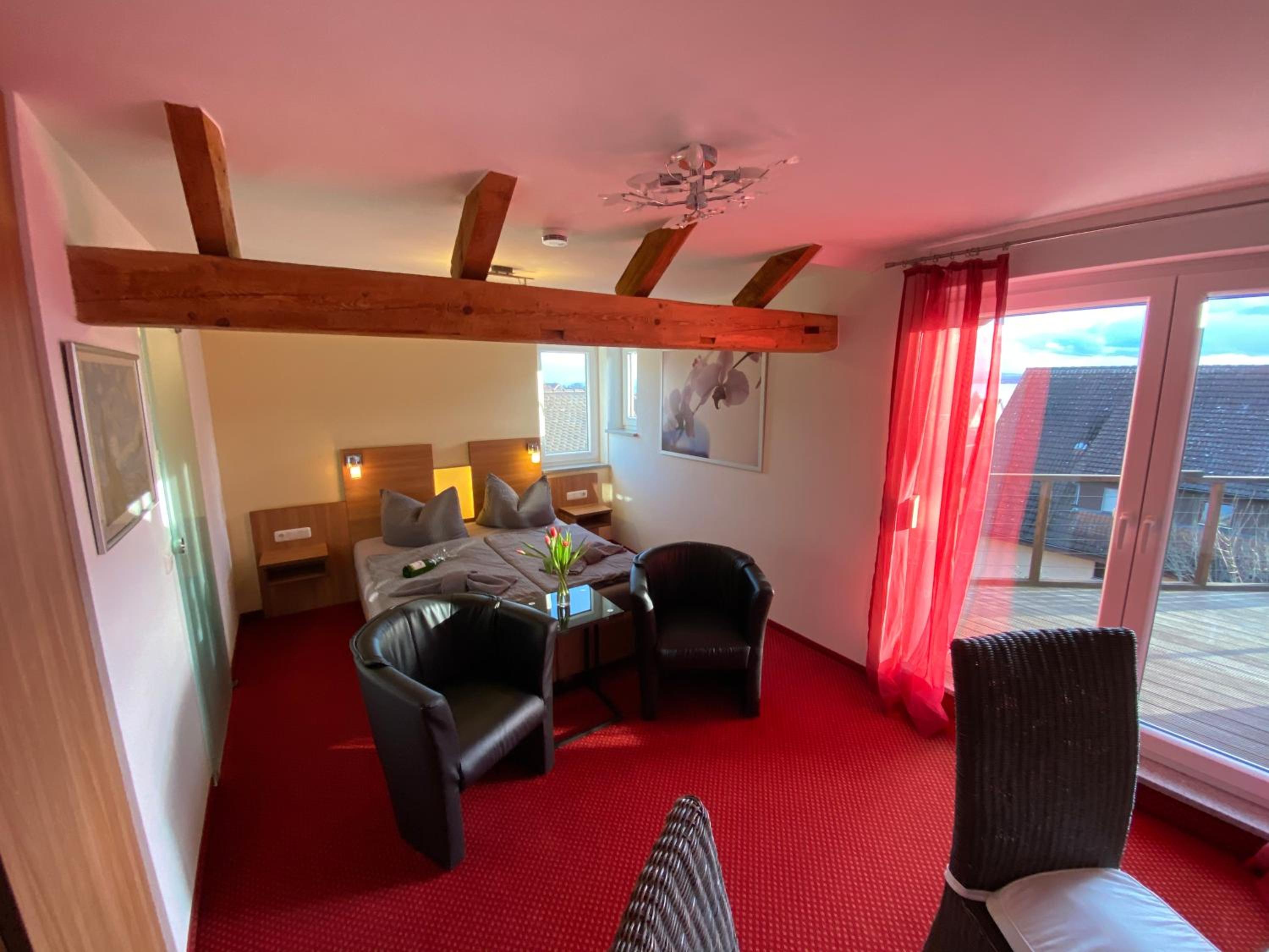 Double Room with Extra Bed, Balcony and Lake View  - Photo 28