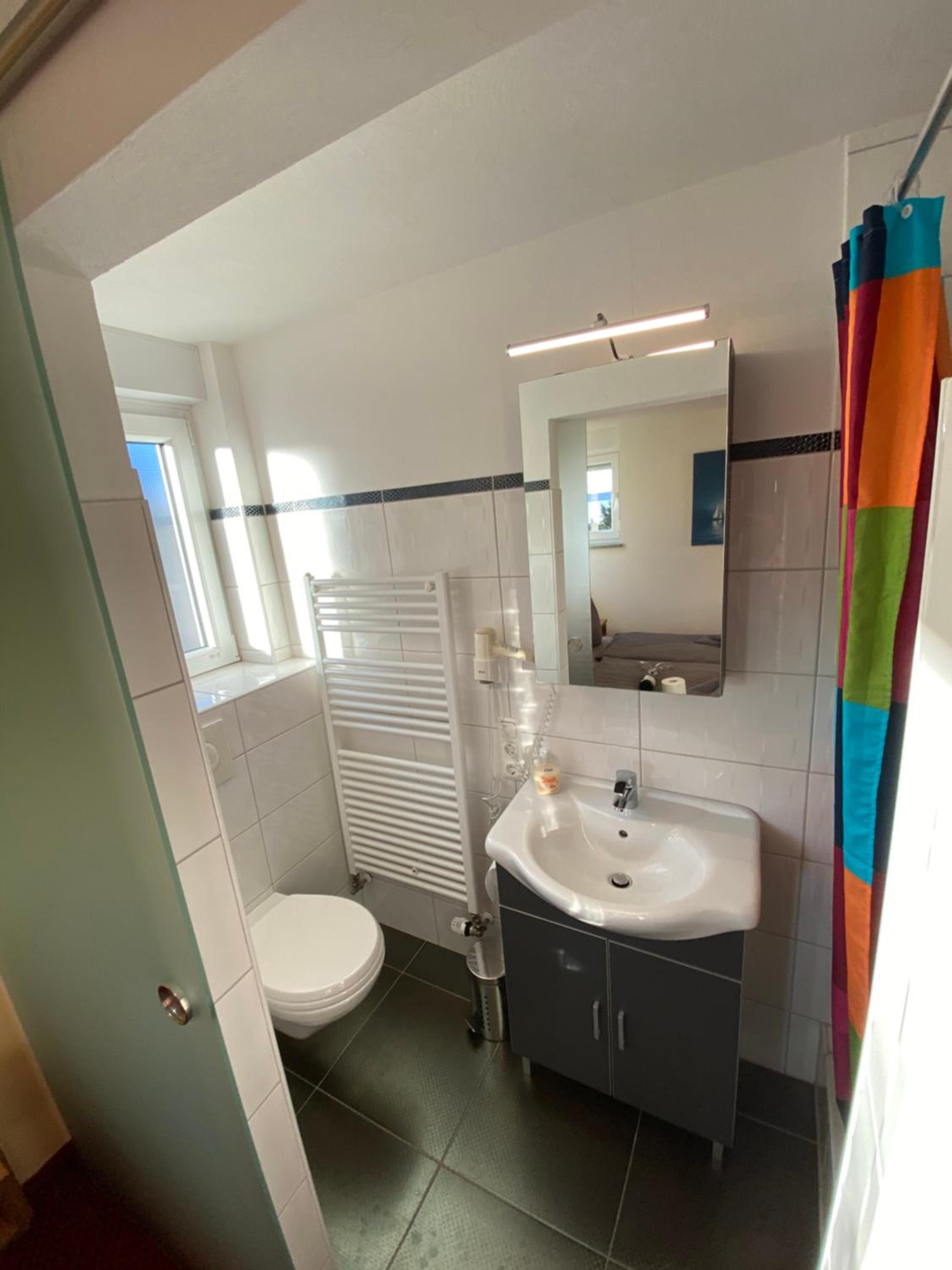 Double Room with Extra Bed, Balcony and Lake View  - Photo 5