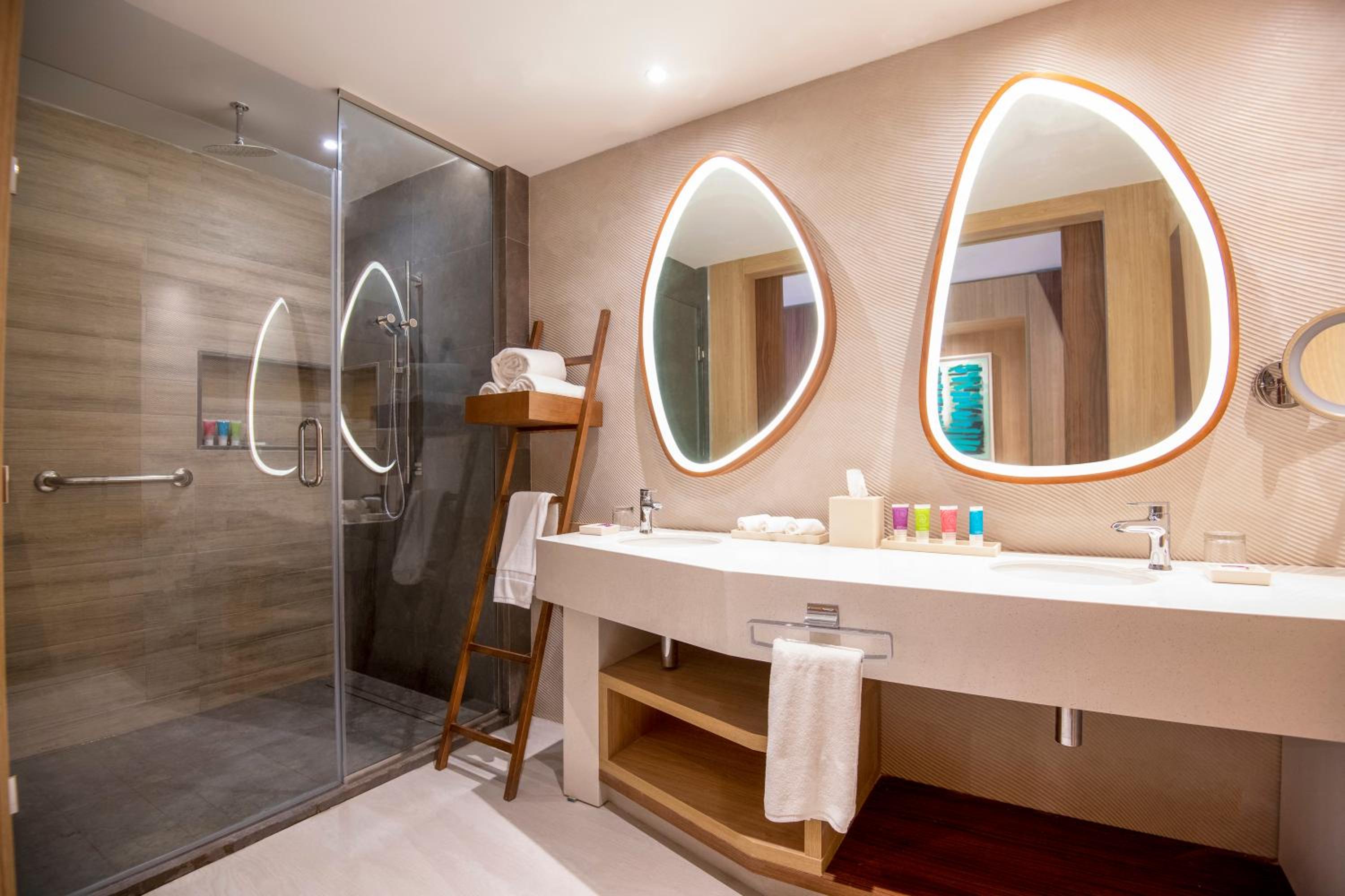 Junior Suite with Double Bed - Swim Up (Adults Only)