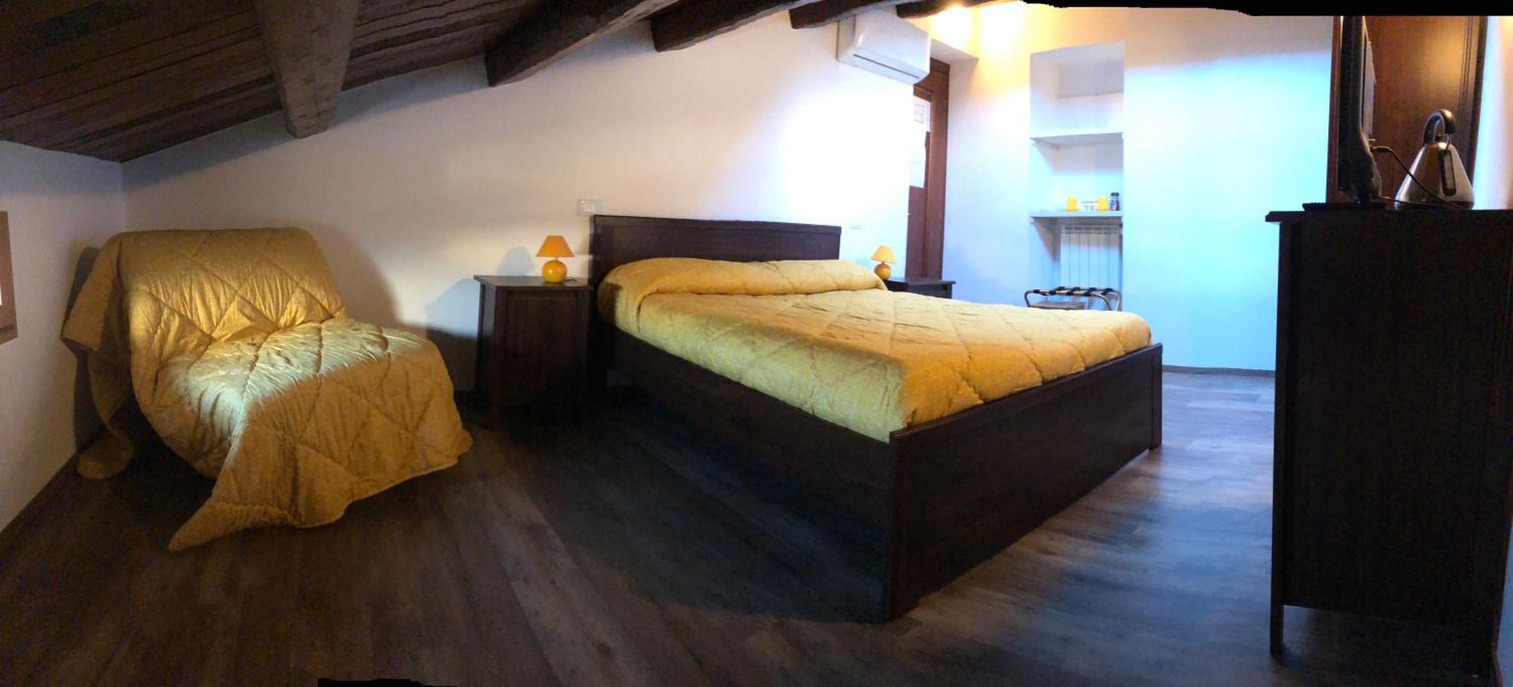 Double Room with Private External Bathroom photo 1