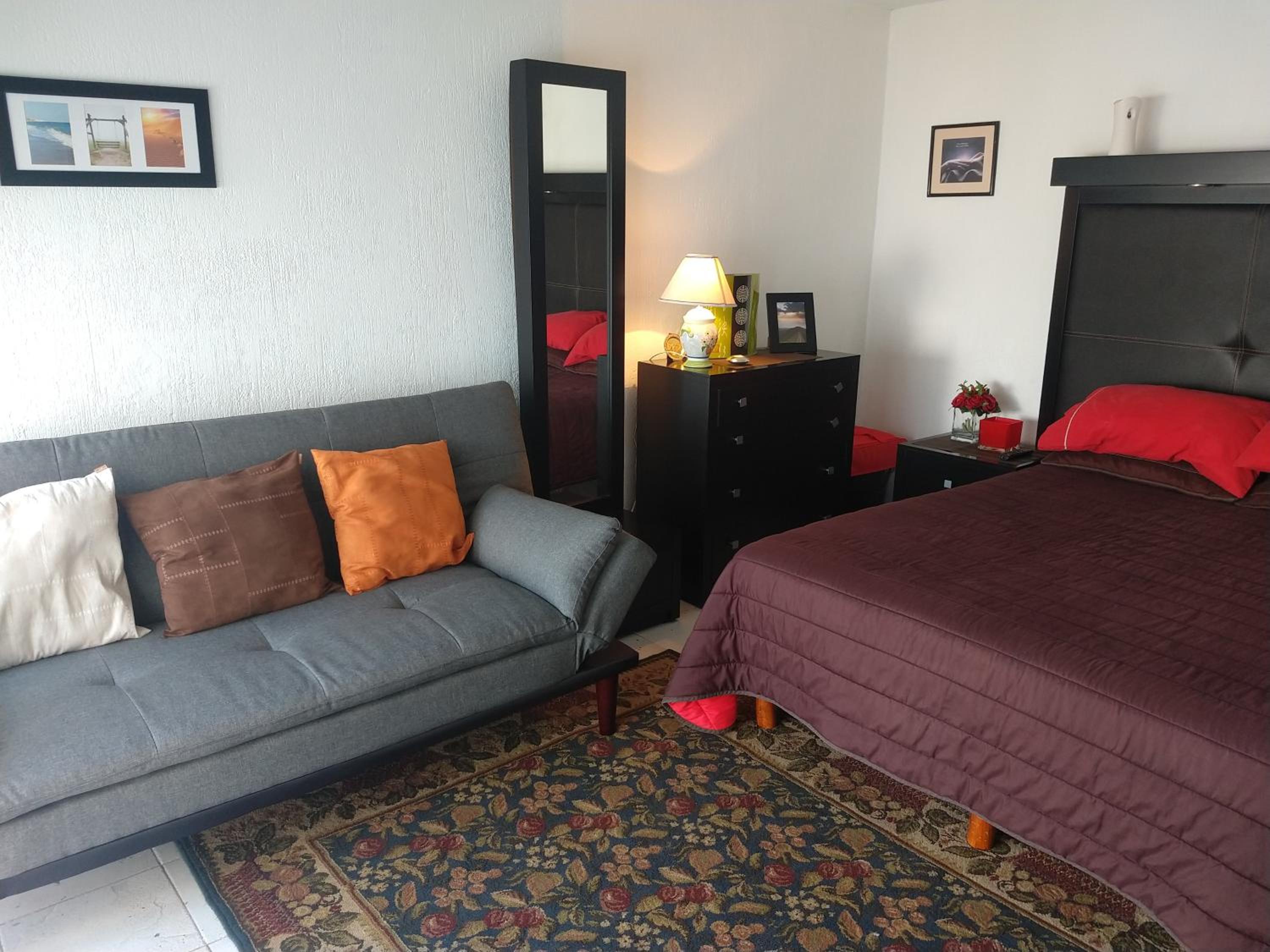 Deluxe Queen Room with Two Queen Beds - Photo 17