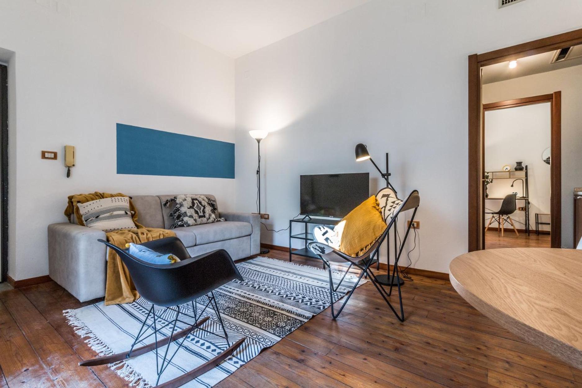 One-Bedroom Apartment - Photo 1