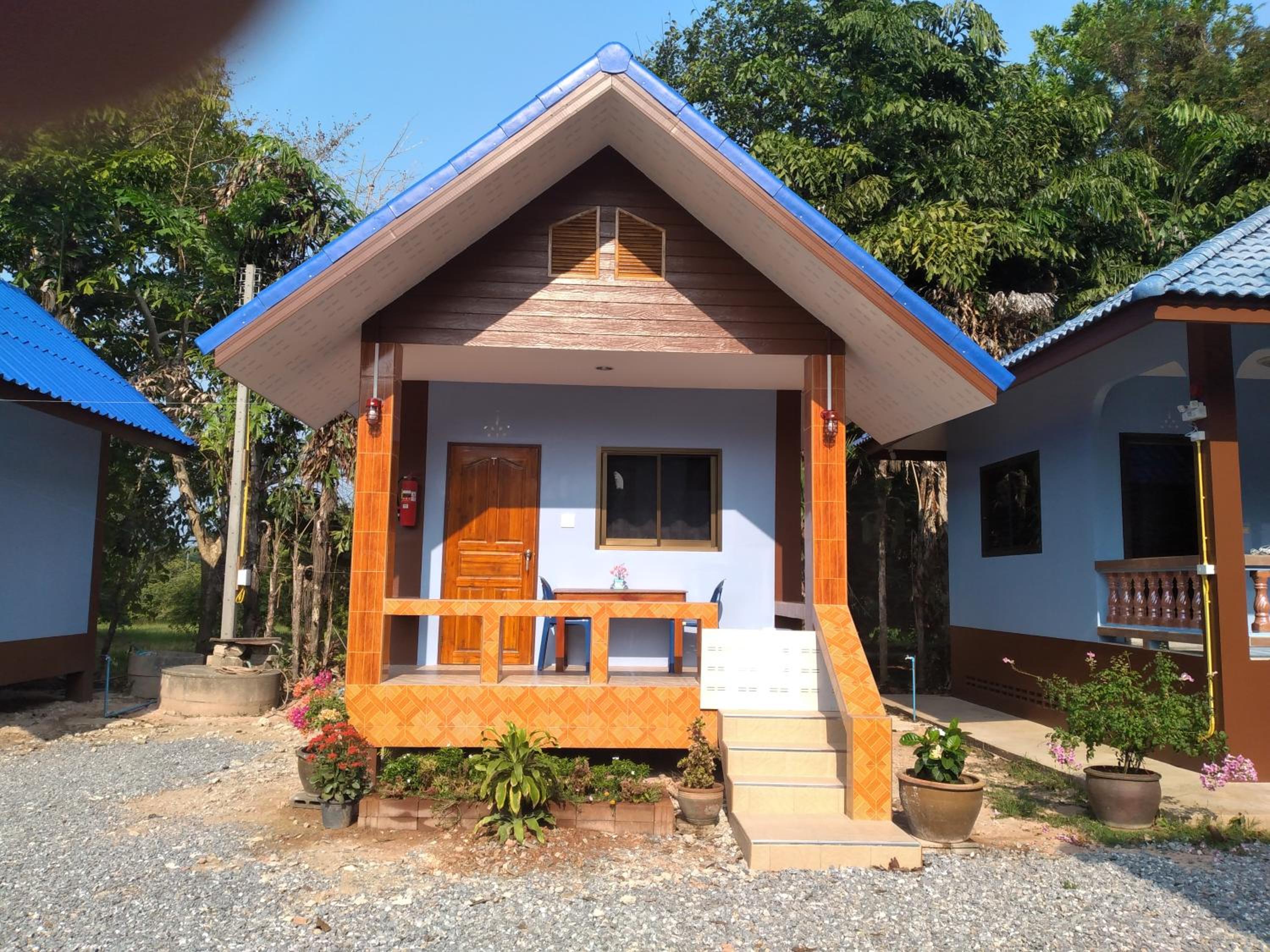 Quadruple Room with Private Bathroom - Photo 24