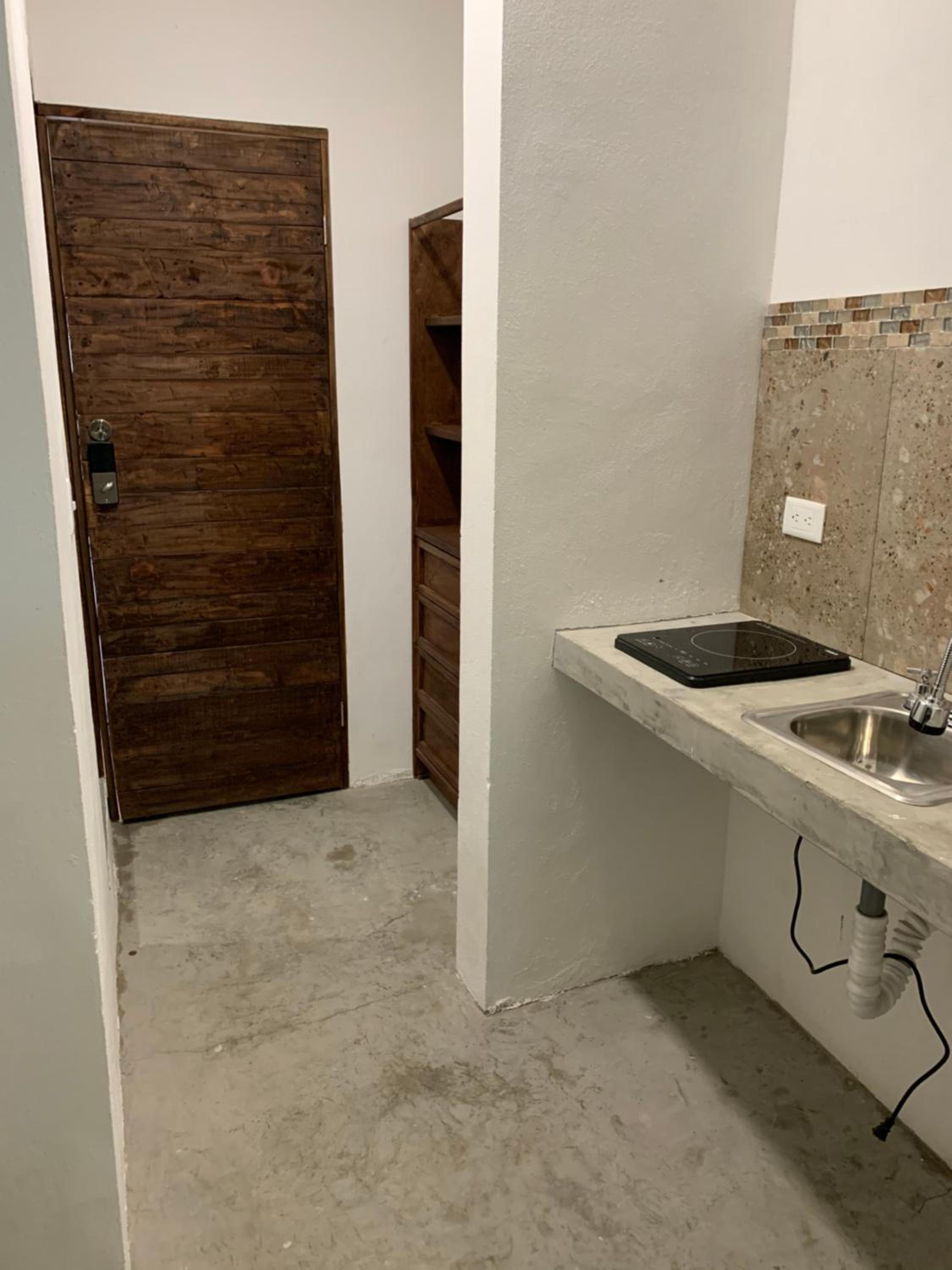 Studio Apartment - Photo 2