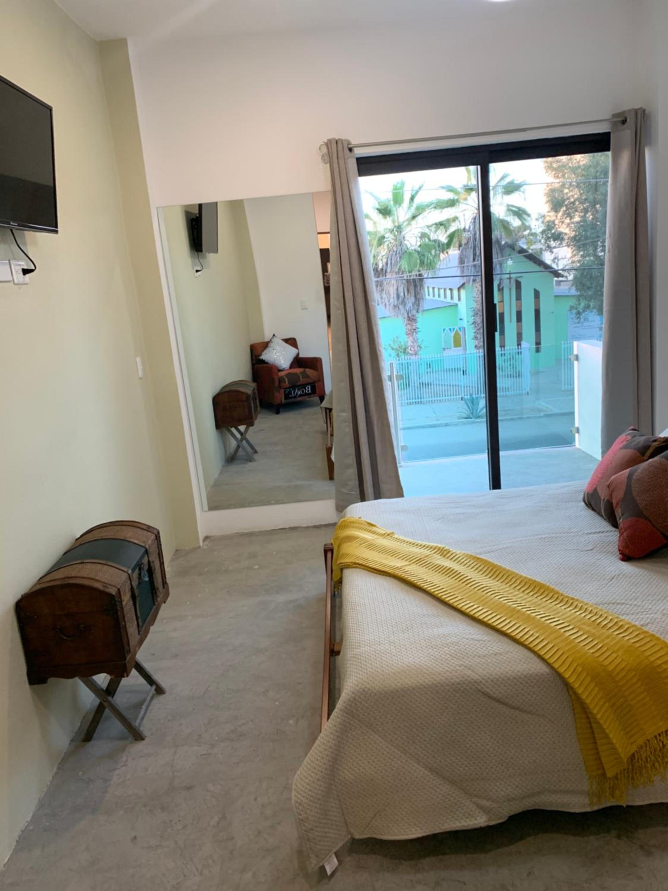 Studio Apartment - Photo 4