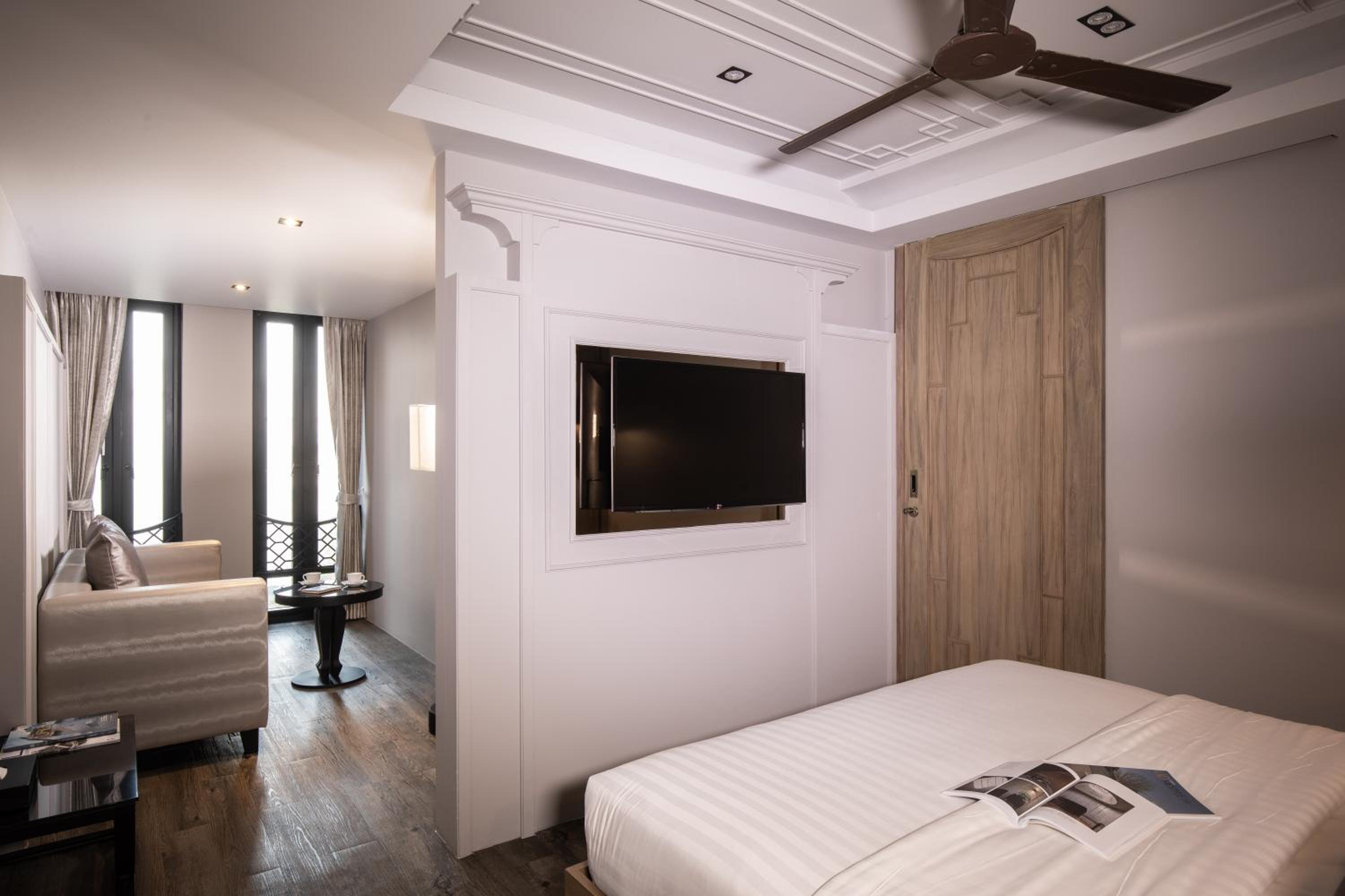 Two bedroom Premier Suite - Photo 6