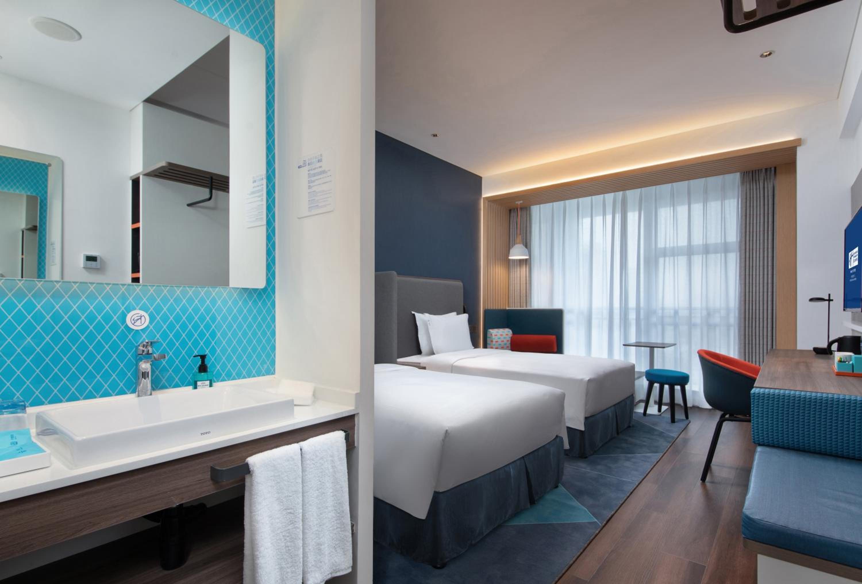 Standard Twin Room - Photo 7
