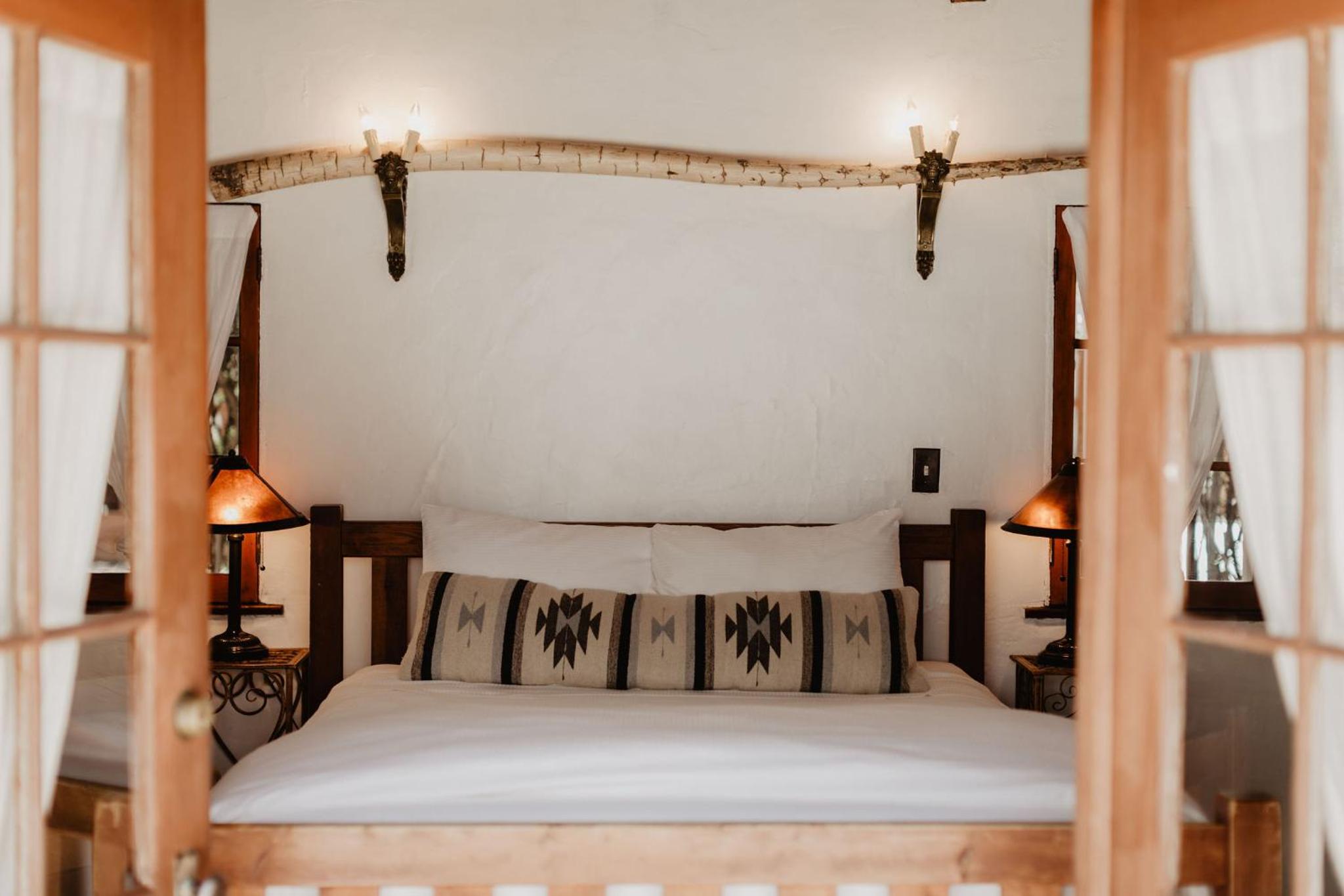 Queen Room - Adobe