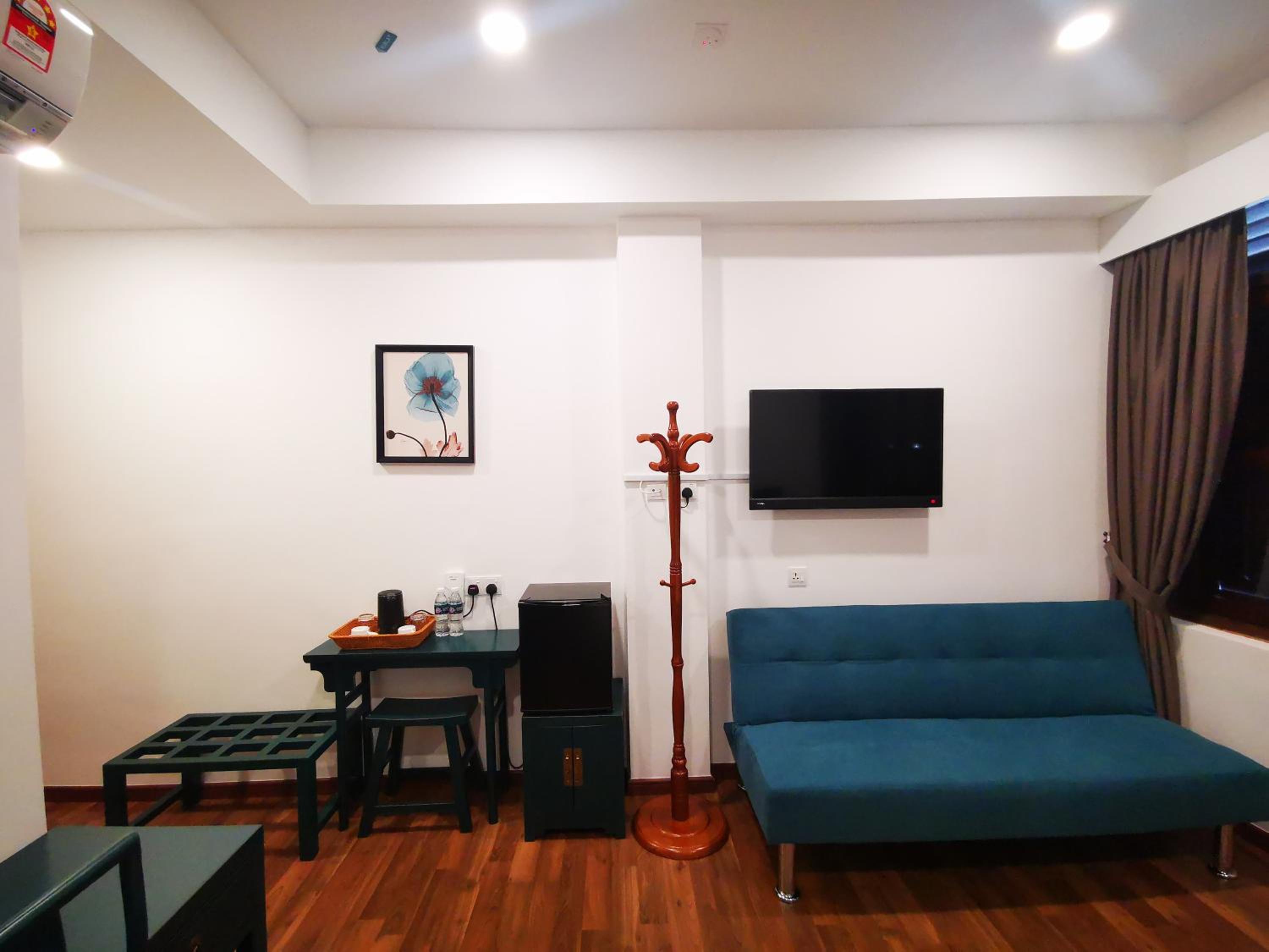 Deluxe King Room - Photo 5