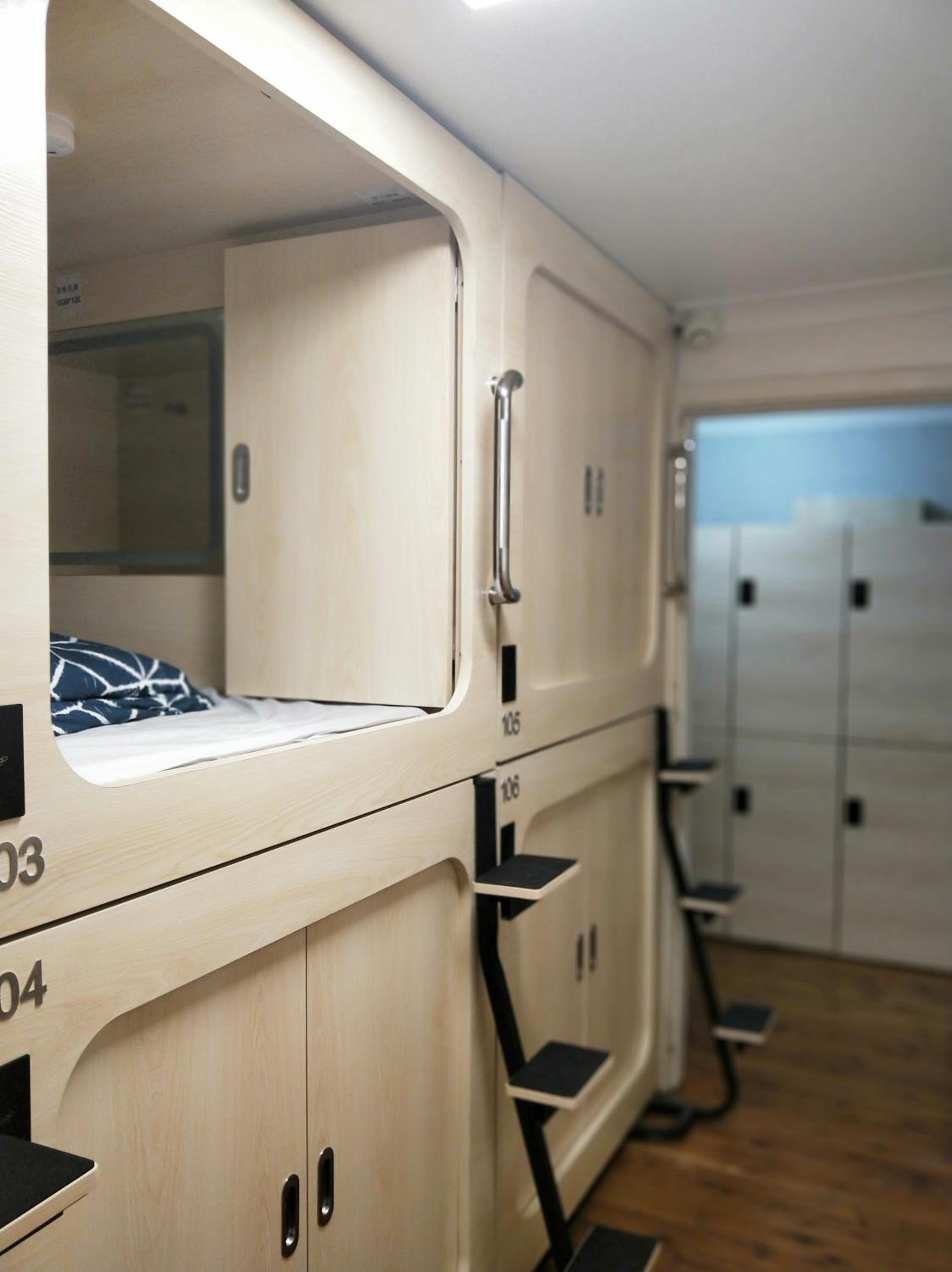Pod in mix Dormitory (18-35 age only) photo 1