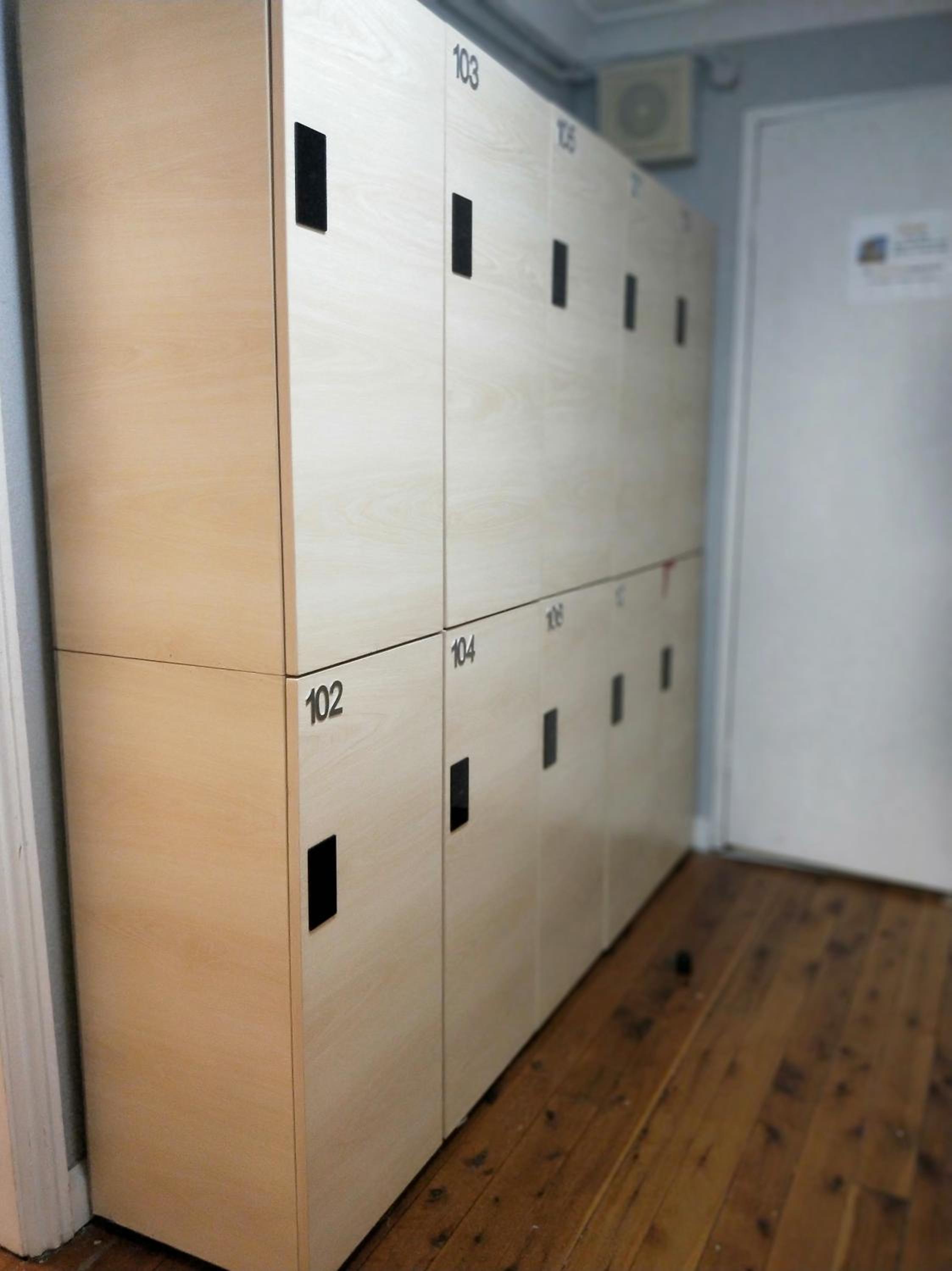 Pod in mix Dormitory (18-35 age only) photo 3