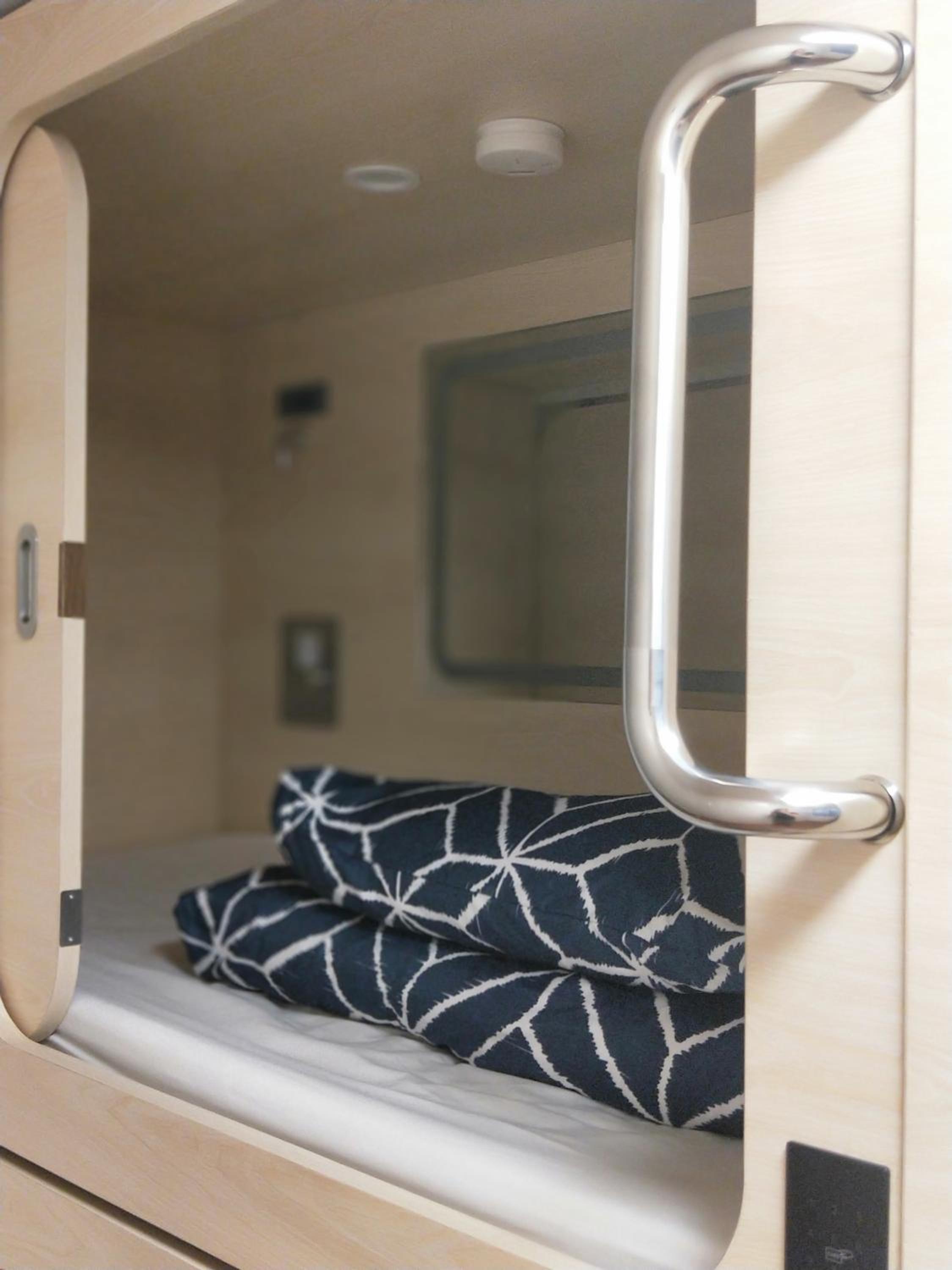 Pod in female Dormitory (18-35 age only) photo 1