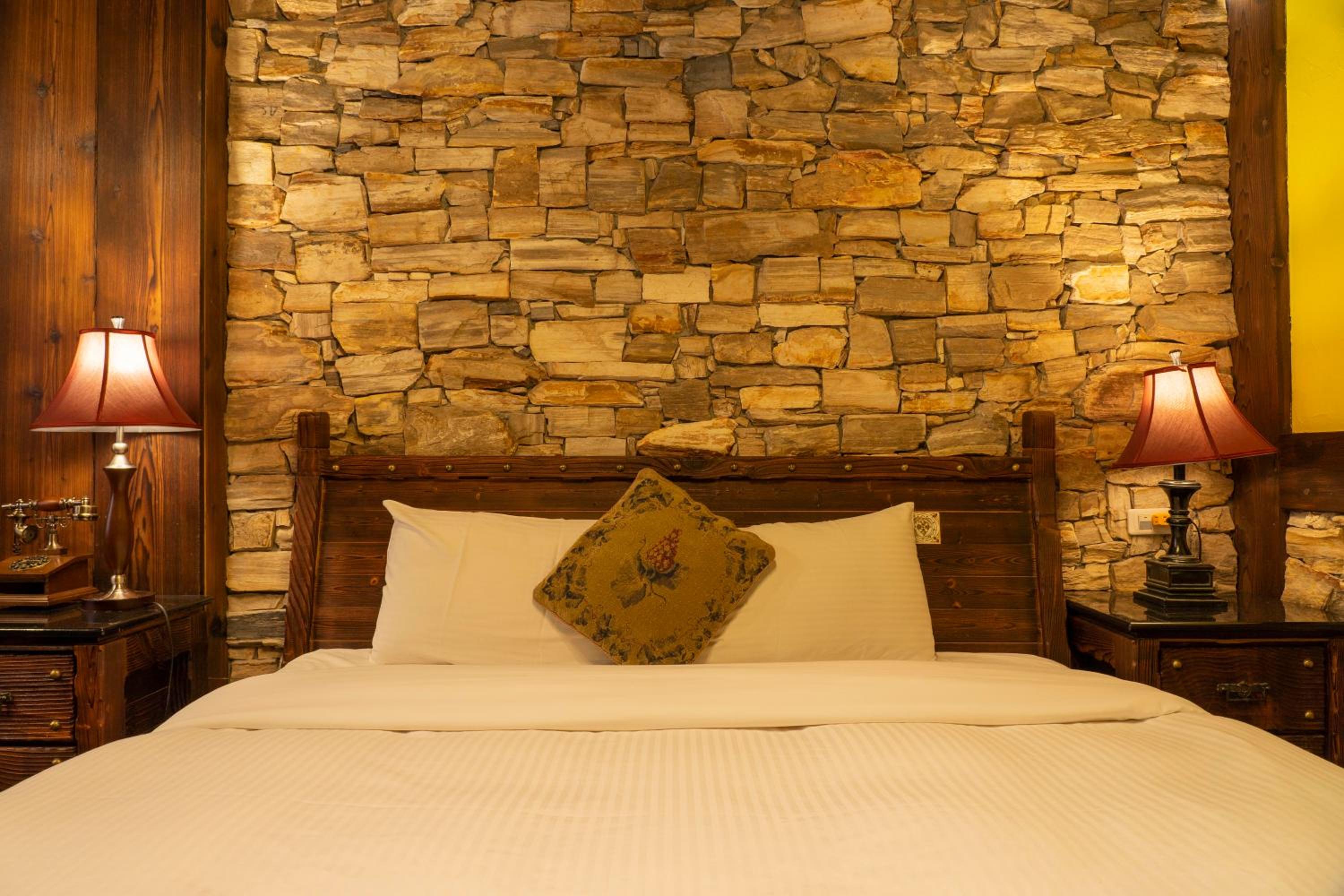 Standard Double Room with Bathtub photo 3