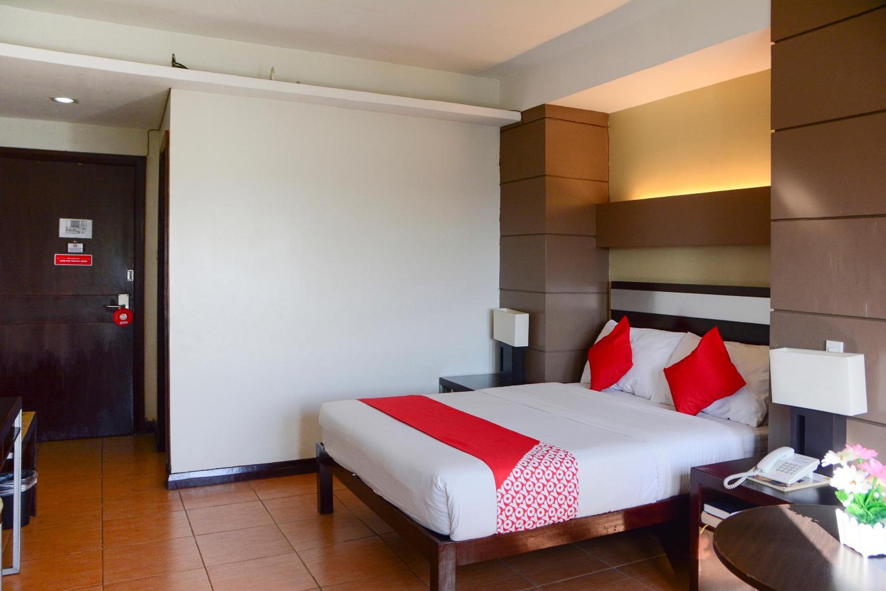 Standard Queen Room - Photo 2