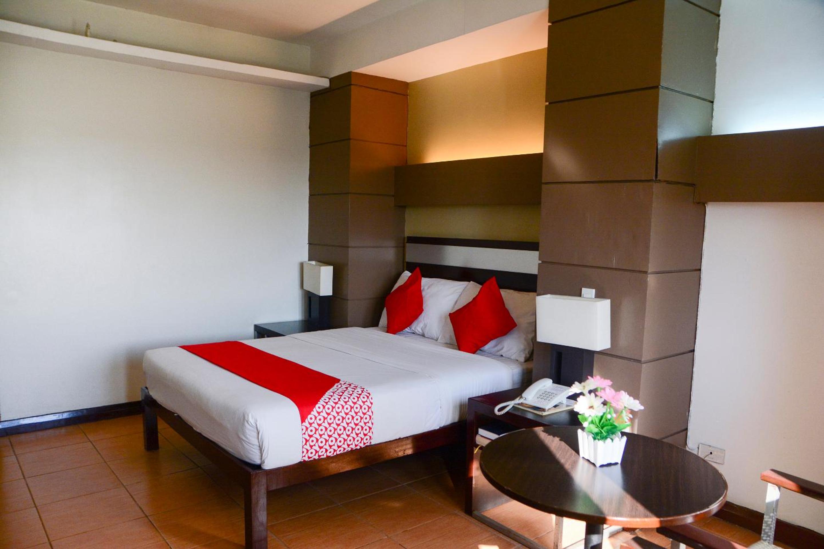 Standard Queen Room - Photo 4