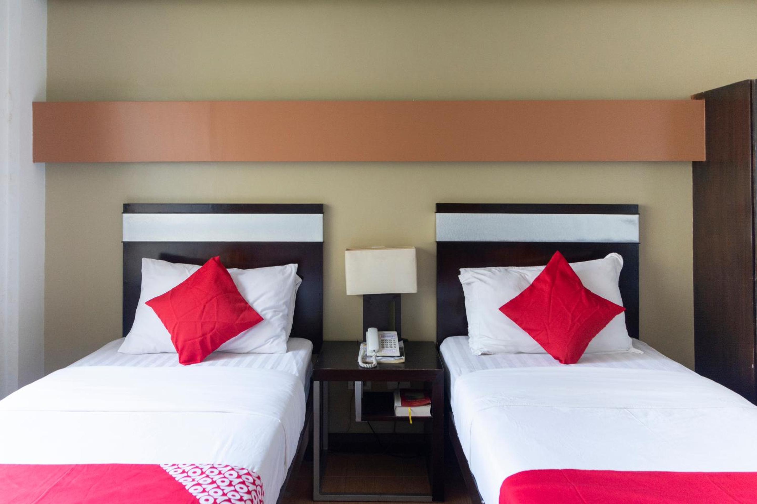 Standard Double Room - Photo 8