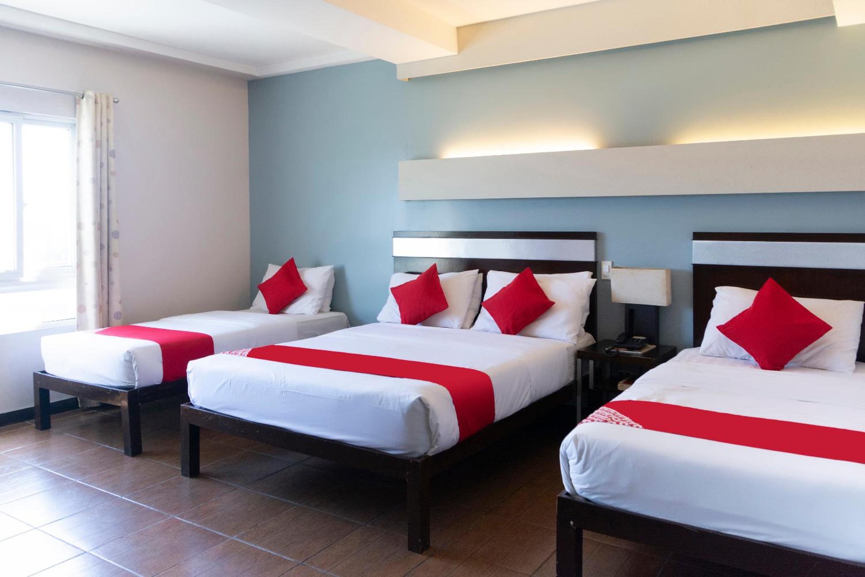 Deluxe Triple Room - Photo 7