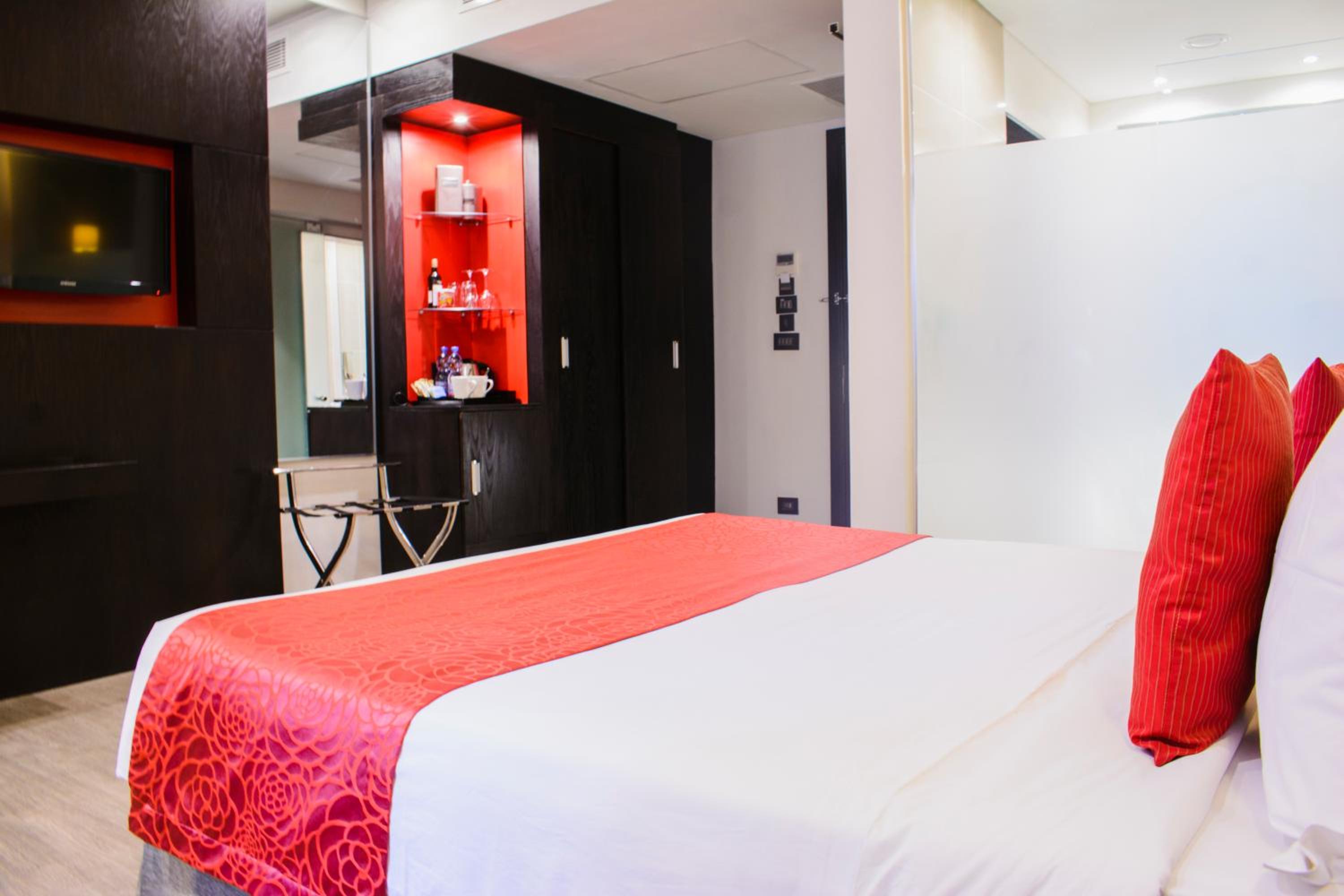 Standard Queen Room