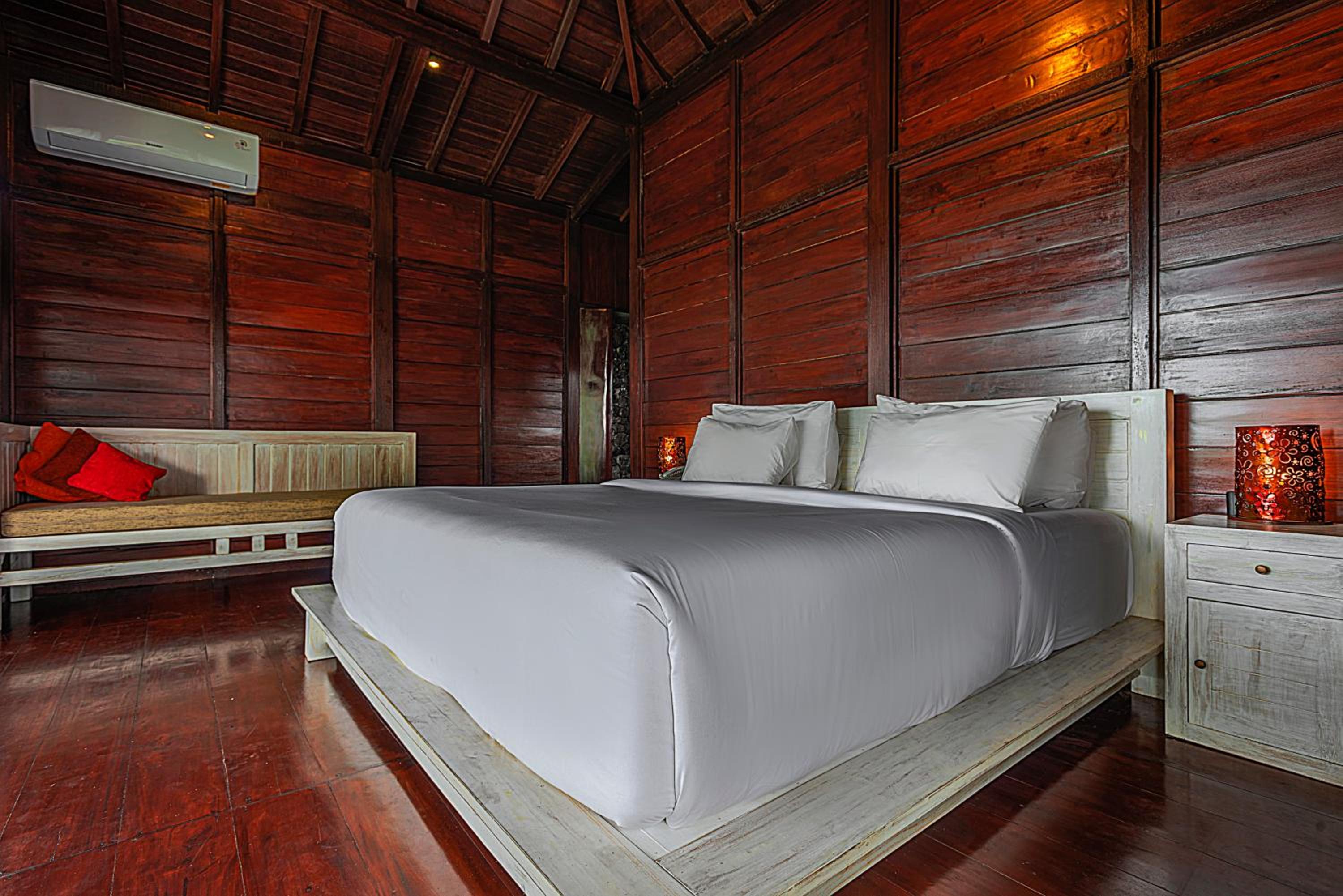 One Bedroom Villa with Garden View - Photo 14